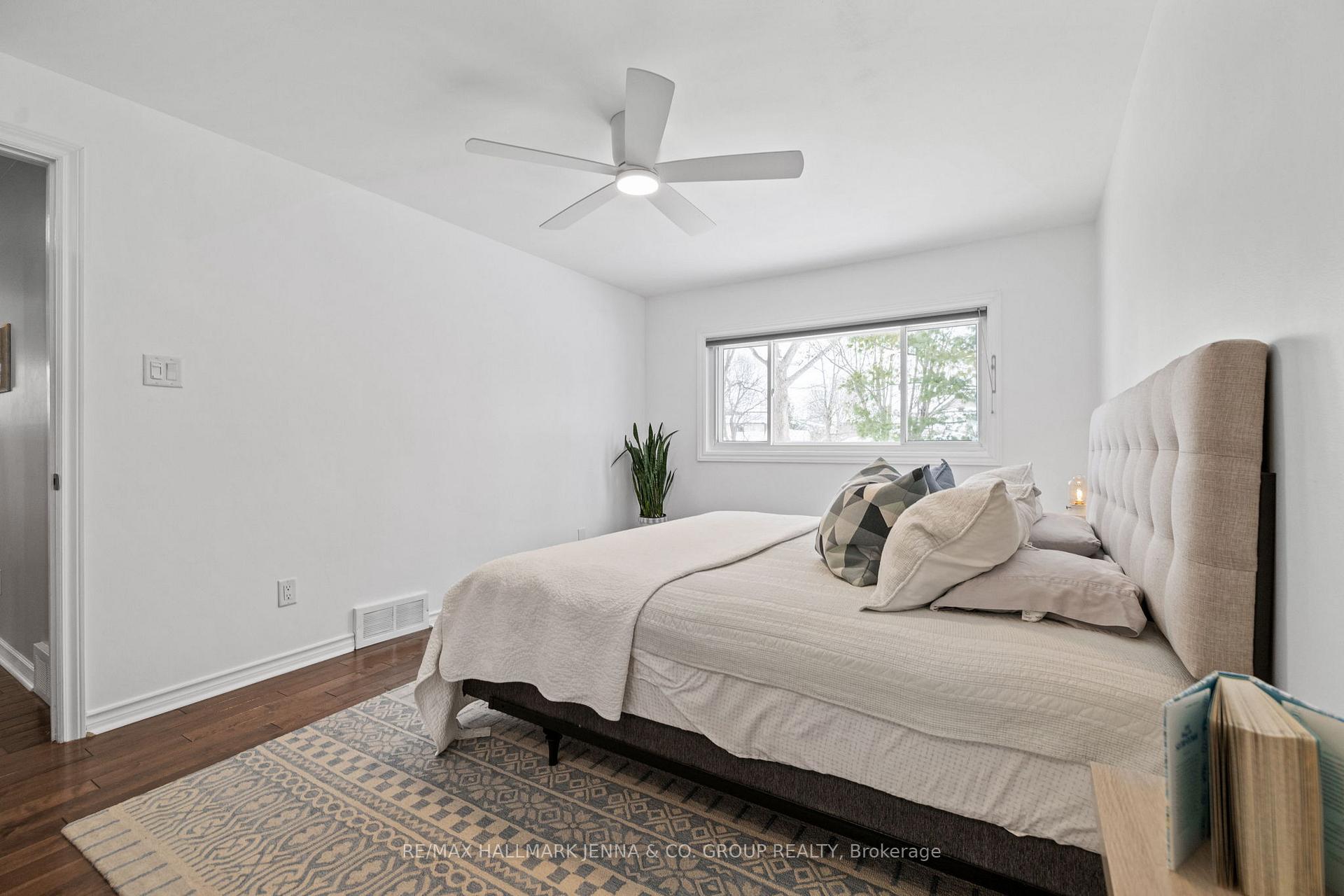 Photo 31 of 15 Bartley Crescent, Ottawa, Barrhaven - On the Green — HOMEH