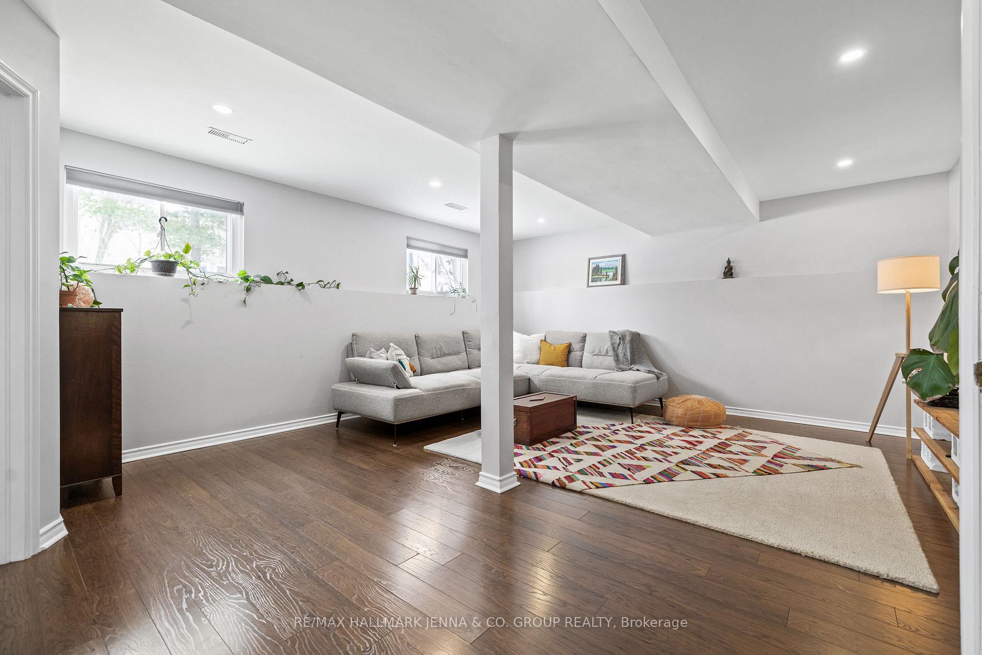 Photo 34 of 15 Bartley Crescent, Ottawa, Barrhaven - On the Green — HOMEH