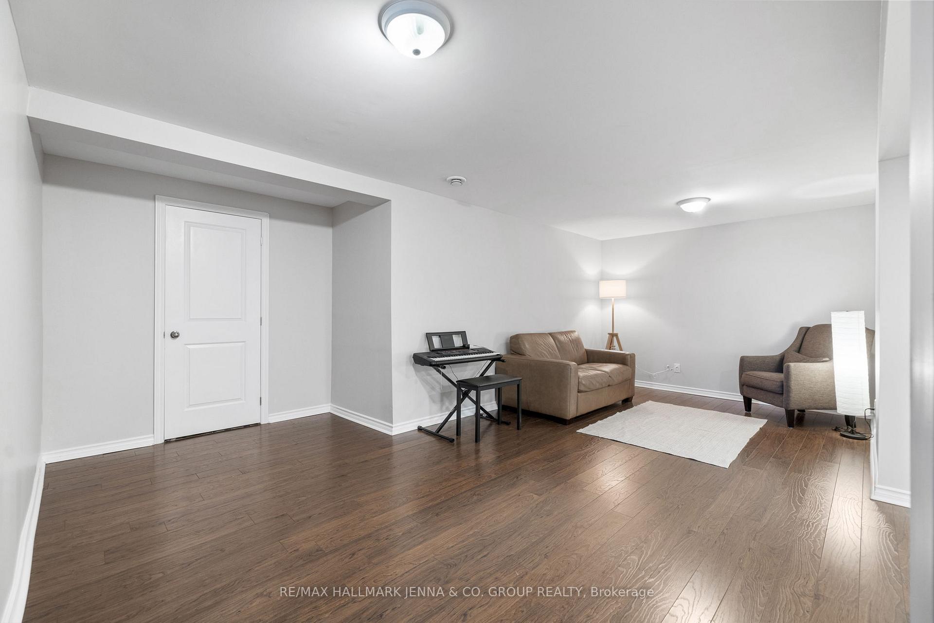 Photo 40 of 15 Bartley Crescent, Ottawa, Barrhaven - On the Green — HOMEH