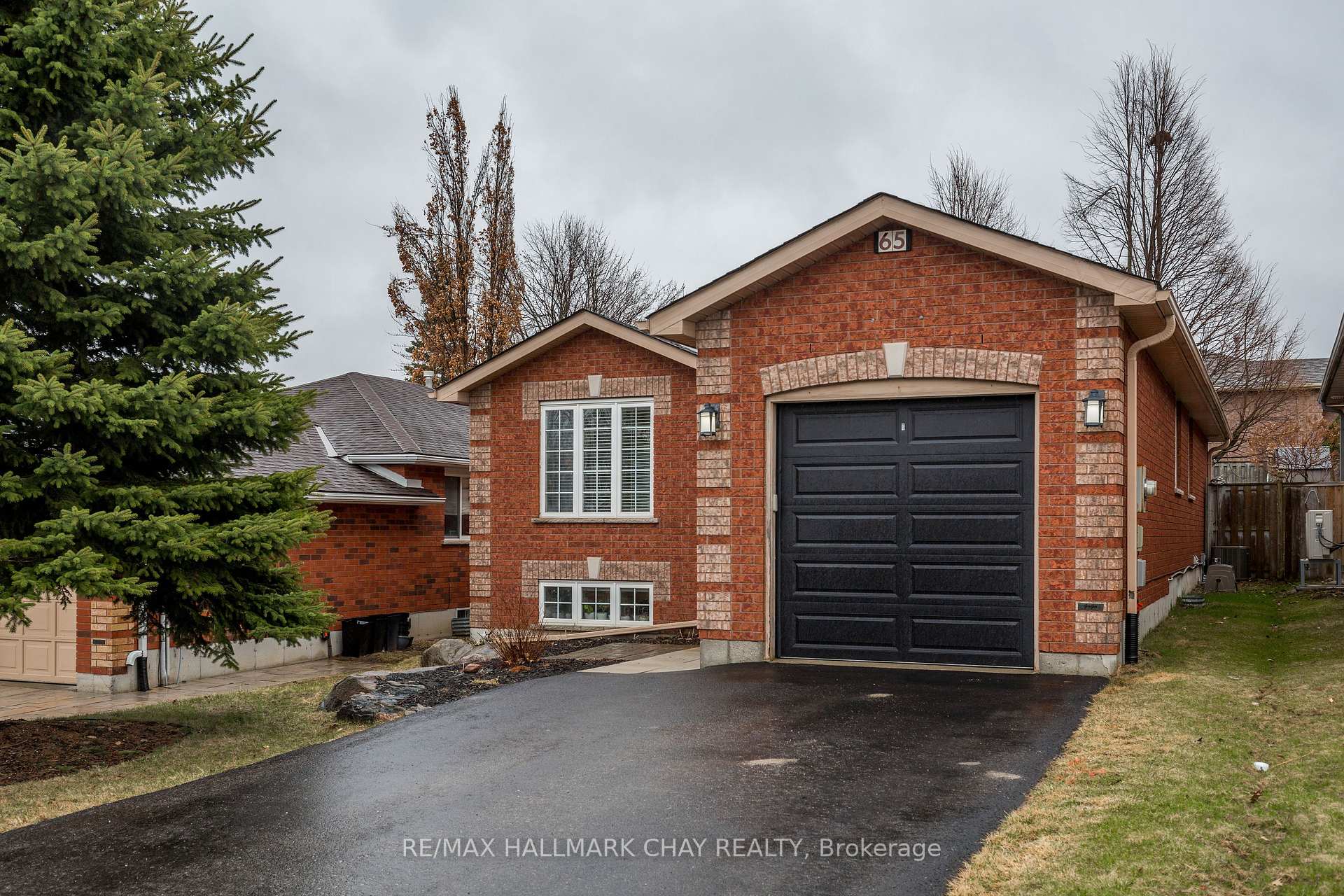 Photo 2 of 65 Osprey Ridge Road, Barrie, Little Lake — HOMEH