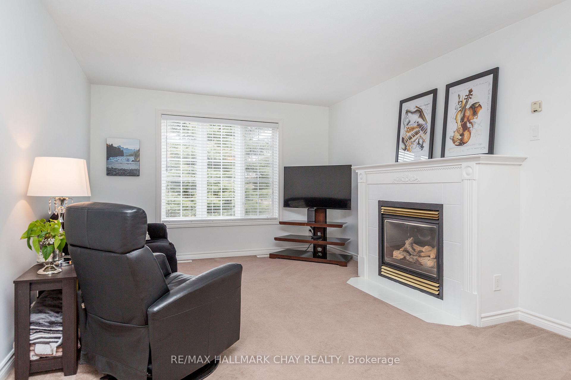 Photo 7 of 65 Osprey Ridge Road, Barrie, Little Lake — HOMEH
