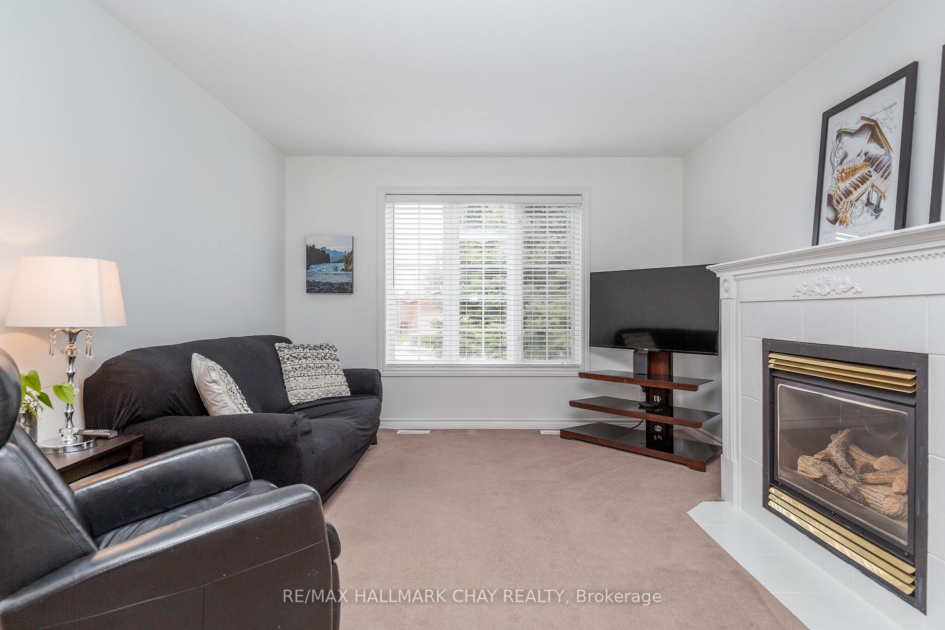 Photo 8 of 65 Osprey Ridge Road, Barrie, Little Lake — HOMEH