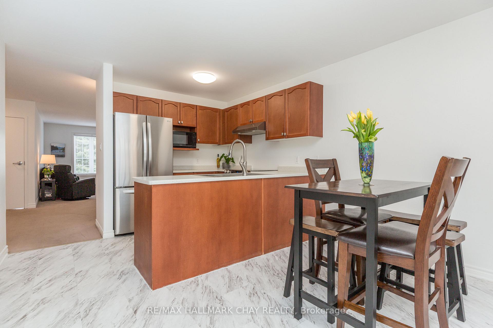 Photo 13 of 65 Osprey Ridge Road, Barrie, Little Lake — HOMEH
