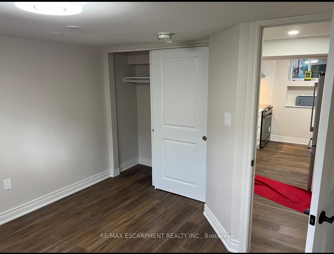 Photo 10 of 49 Gretna Drive, Brampton, Northwood Park — HOMEH