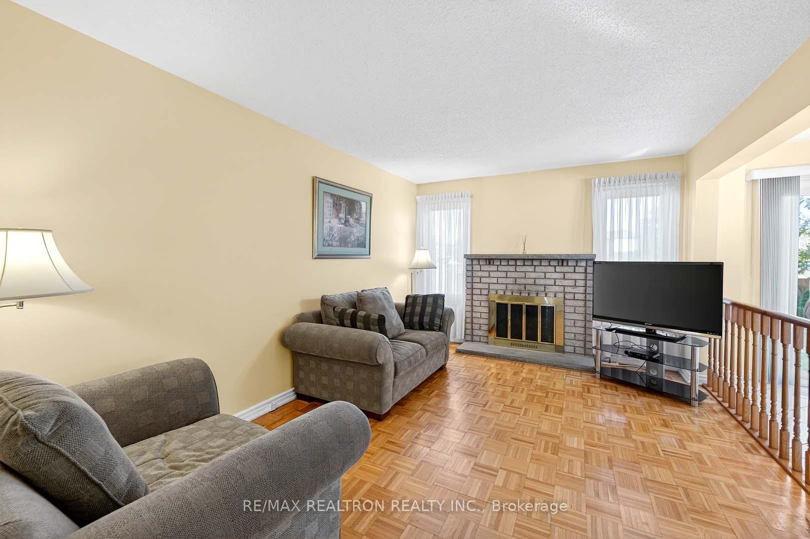 Photo 5 of 18 Newell Place, Brampton, Westgate — HOMEH