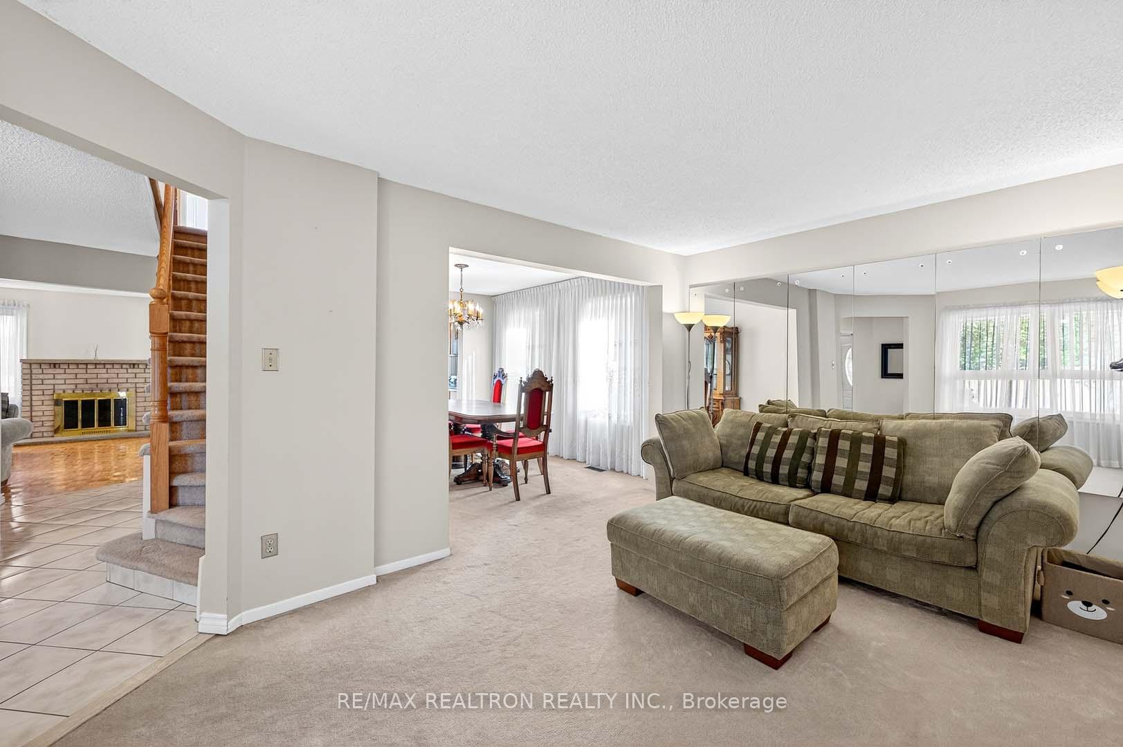 Photo 12 of 18 Newell Place, Brampton, Westgate — HOMEH