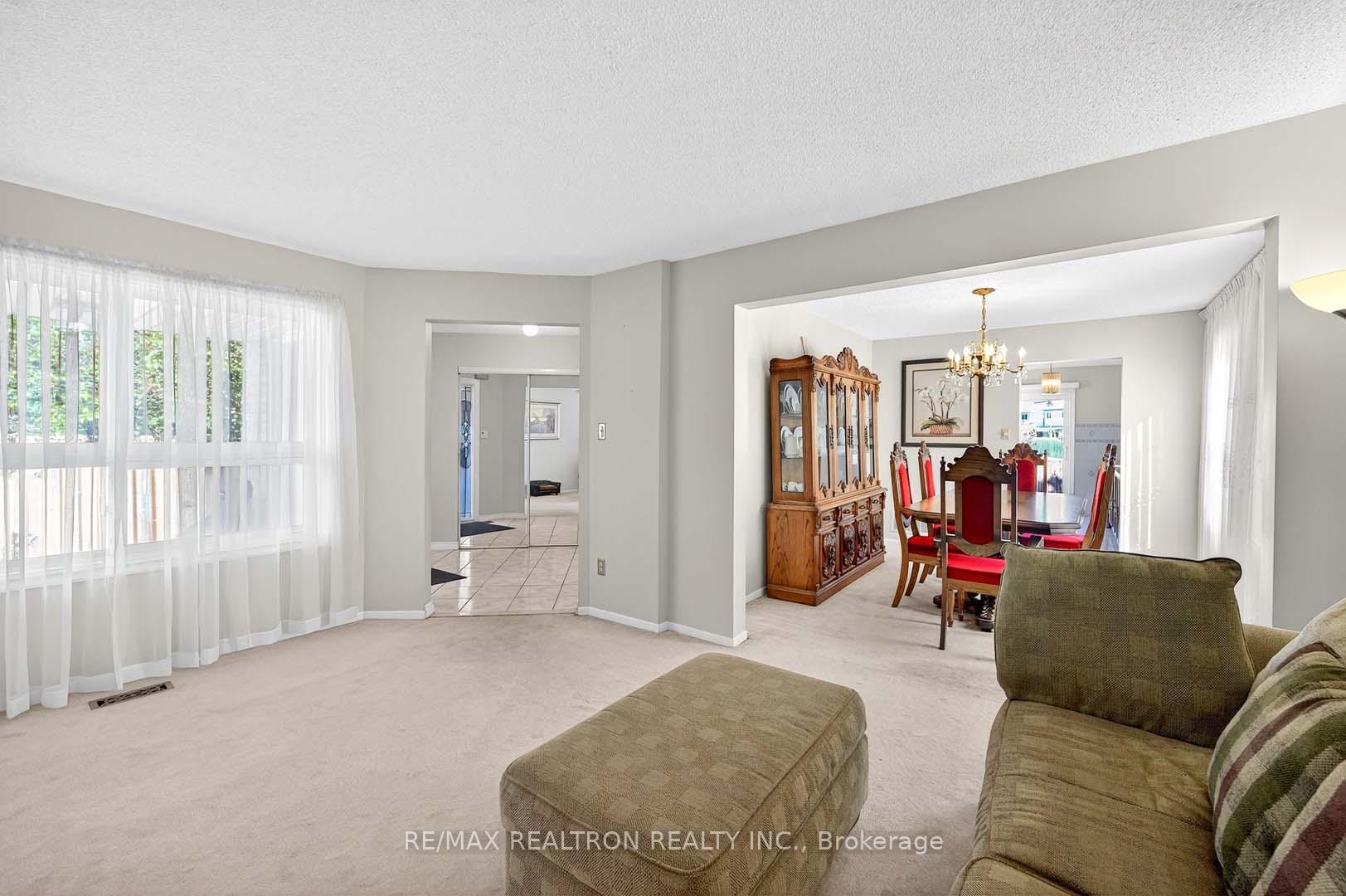Photo 13 of 18 Newell Place, Brampton, Westgate — HOMEH