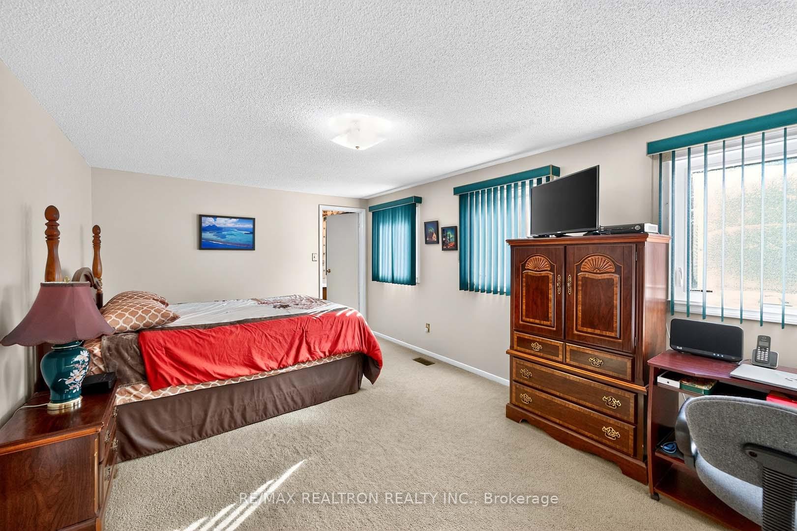 Photo 19 of 18 Newell Place, Brampton, Westgate — HOMEH