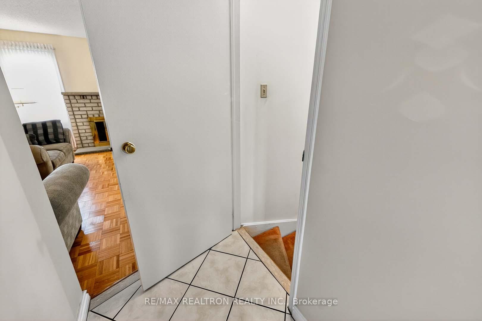 Photo 29 of 18 Newell Place, Brampton, Westgate — HOMEH