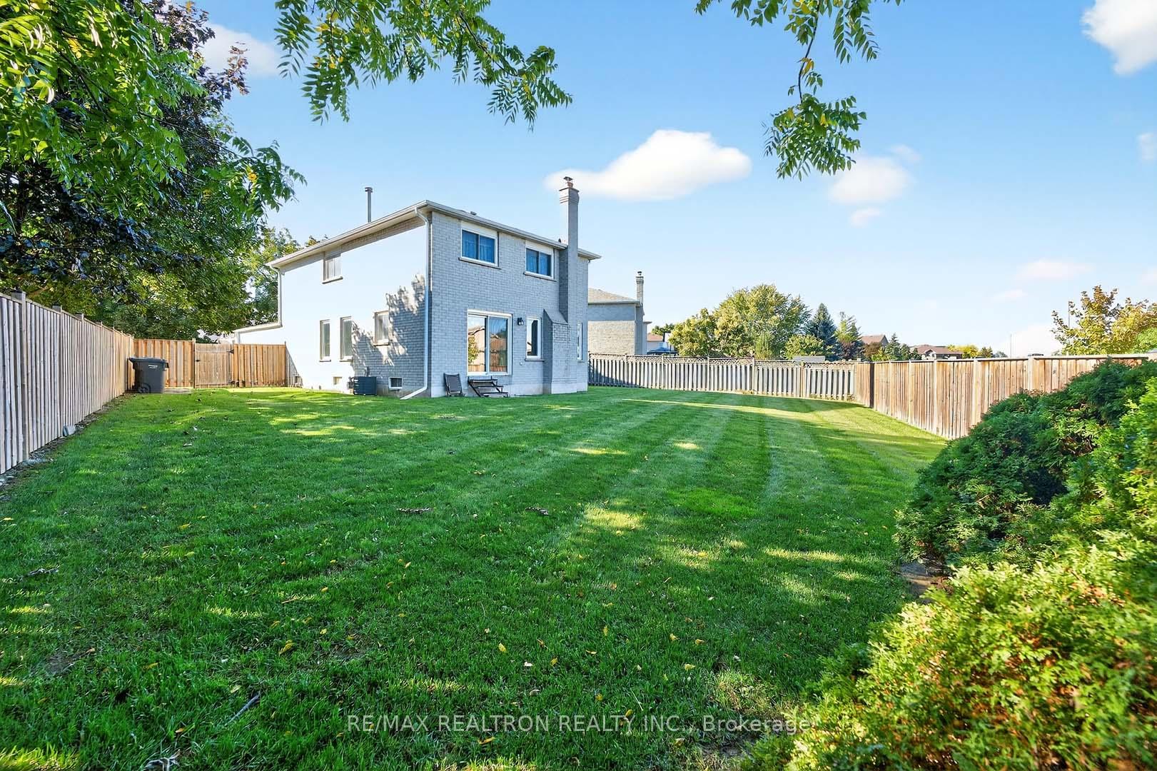 Photo 36 of 18 Newell Place, Brampton, Westgate — HOMEH