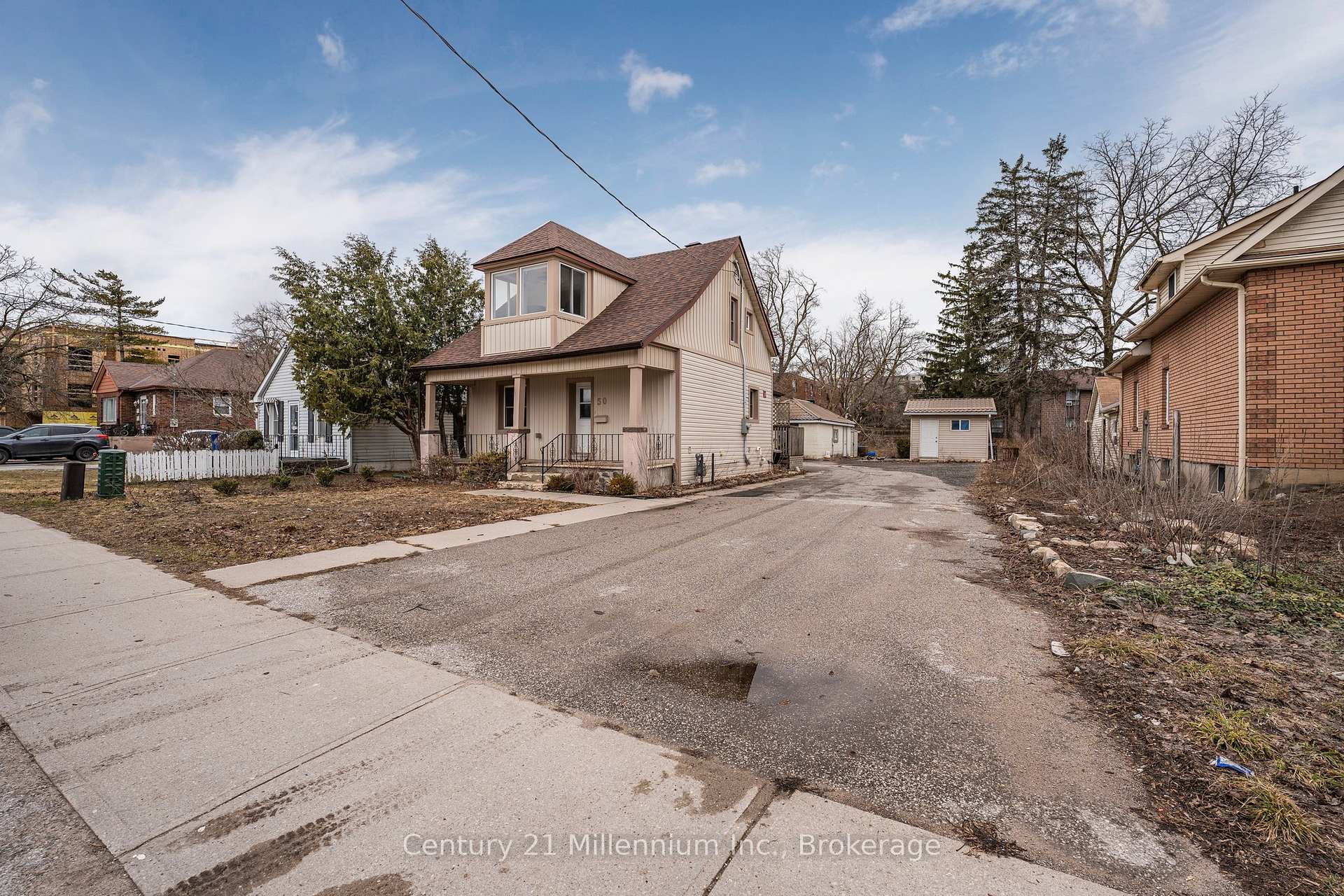 Photo 6 of 50 Donald Street, Barrie, Queen's Park — HOMEH