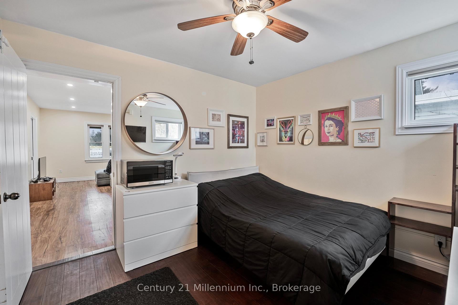Photo 22 of 50 Donald Street, Barrie, Queen's Park — HOMEH