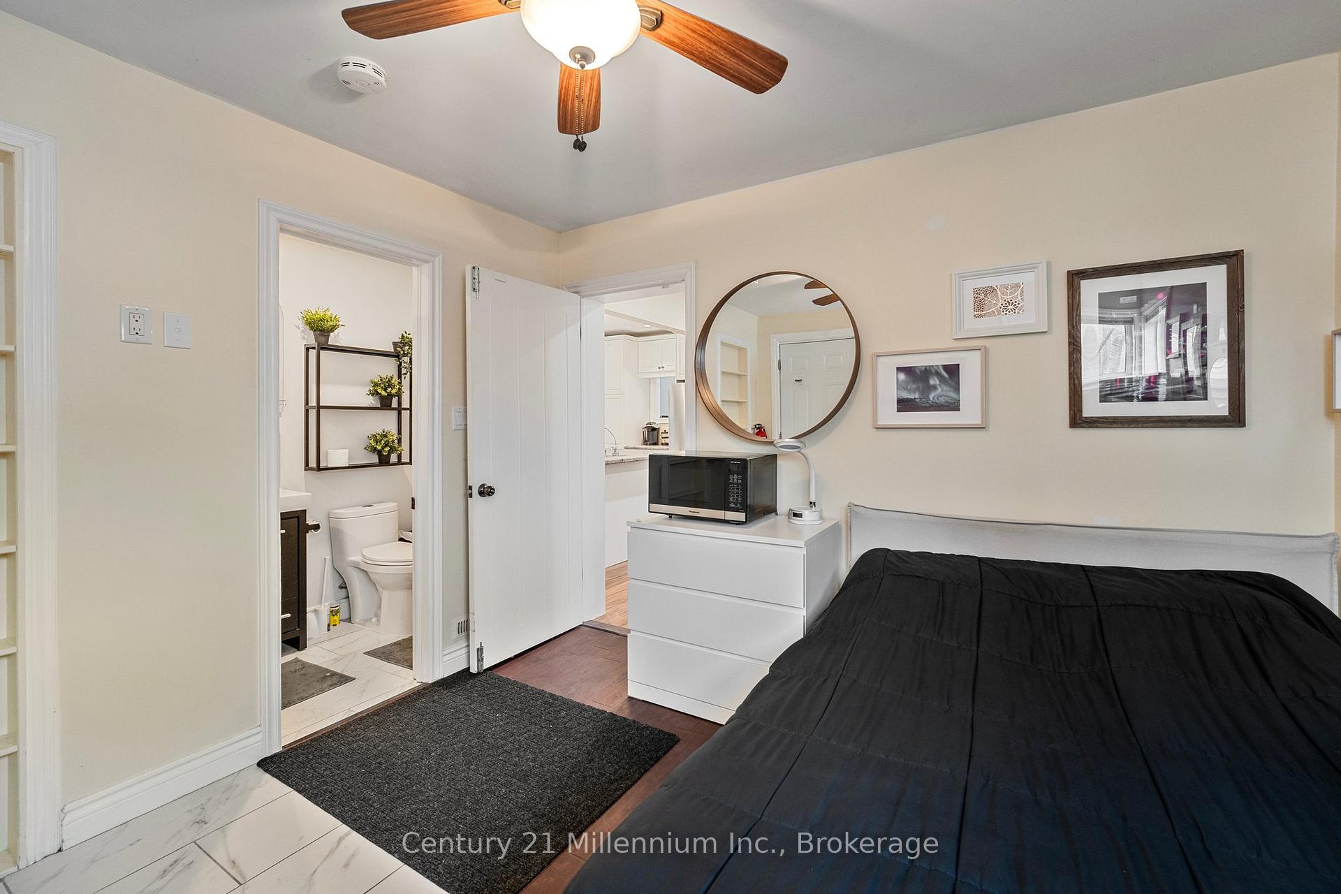 Photo 23 of 50 Donald Street, Barrie, Queen's Park — HOMEH
