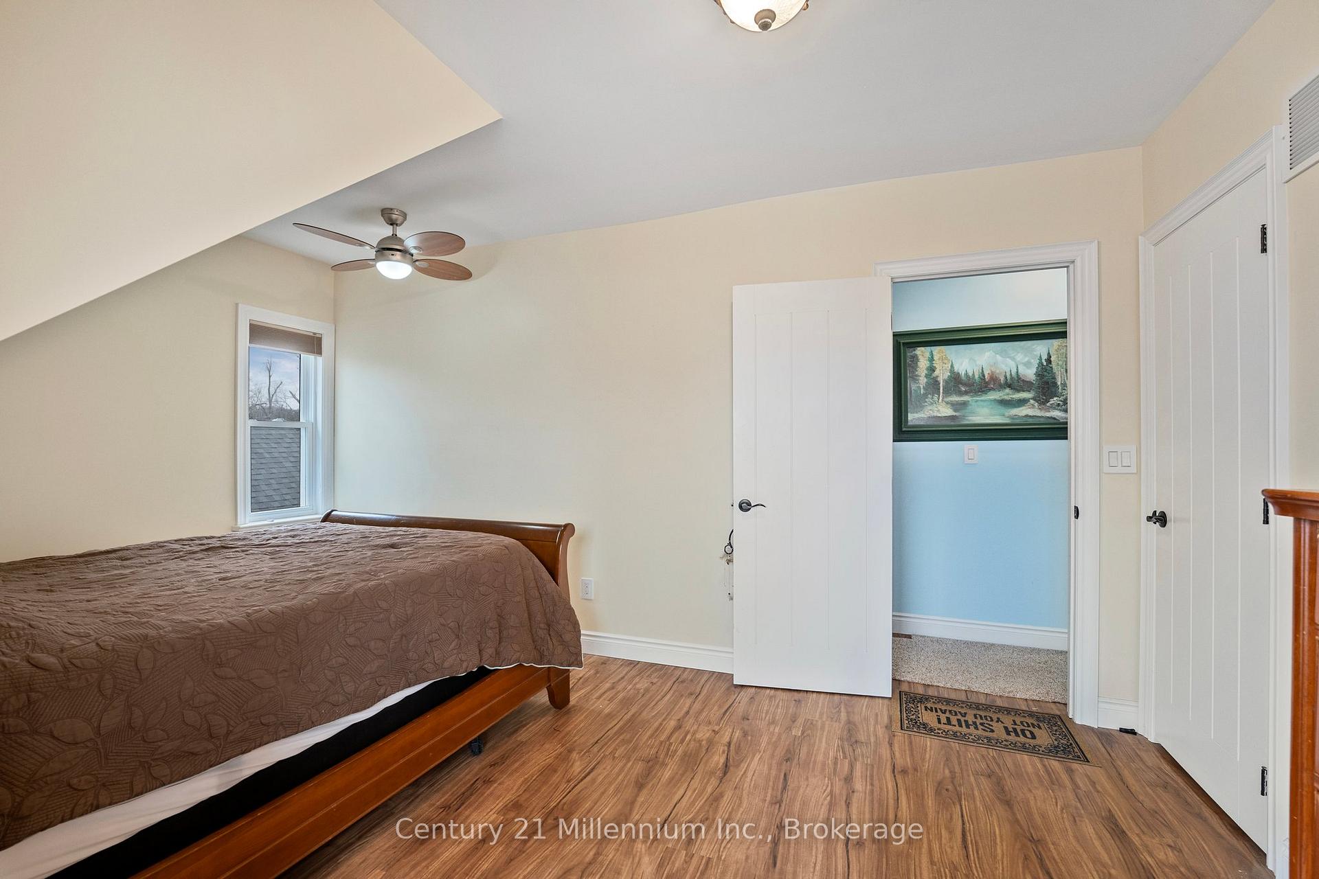 Photo 28 of 50 Donald Street, Barrie, Queen's Park — HOMEH