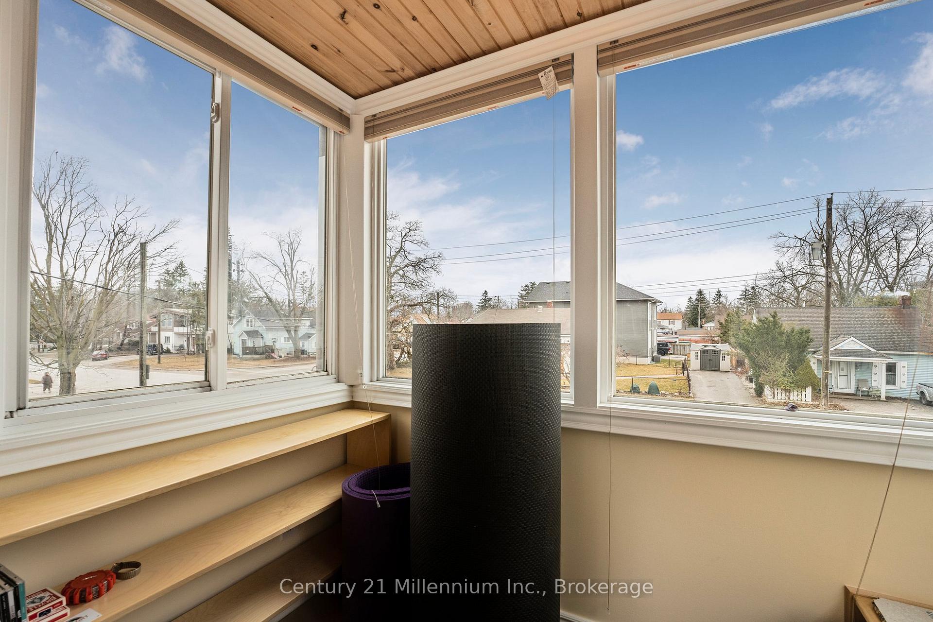 Photo 31 of 50 Donald Street, Barrie, Queen's Park — HOMEH