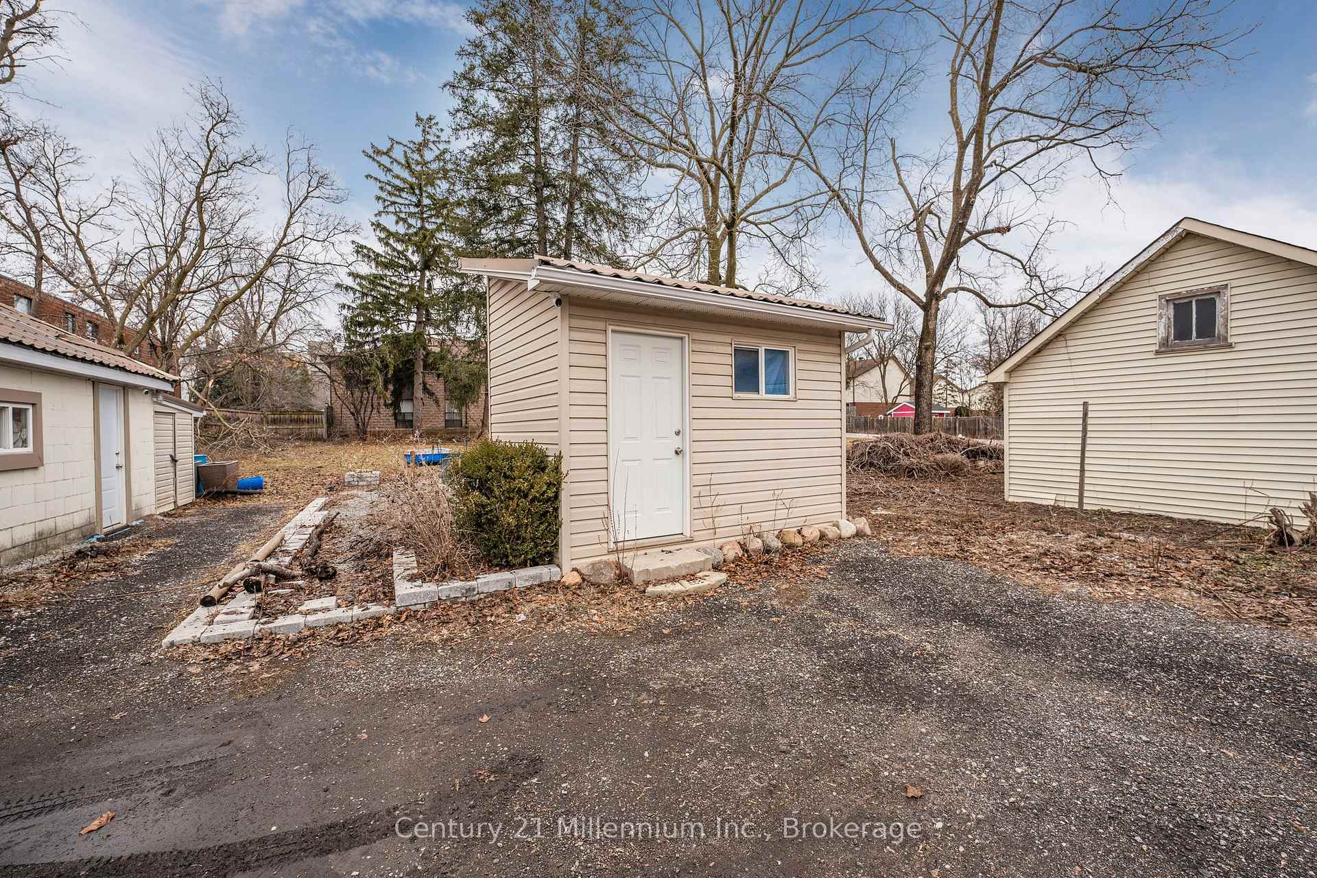 Photo 46 of 50 Donald Street, Barrie, Queen's Park — HOMEH