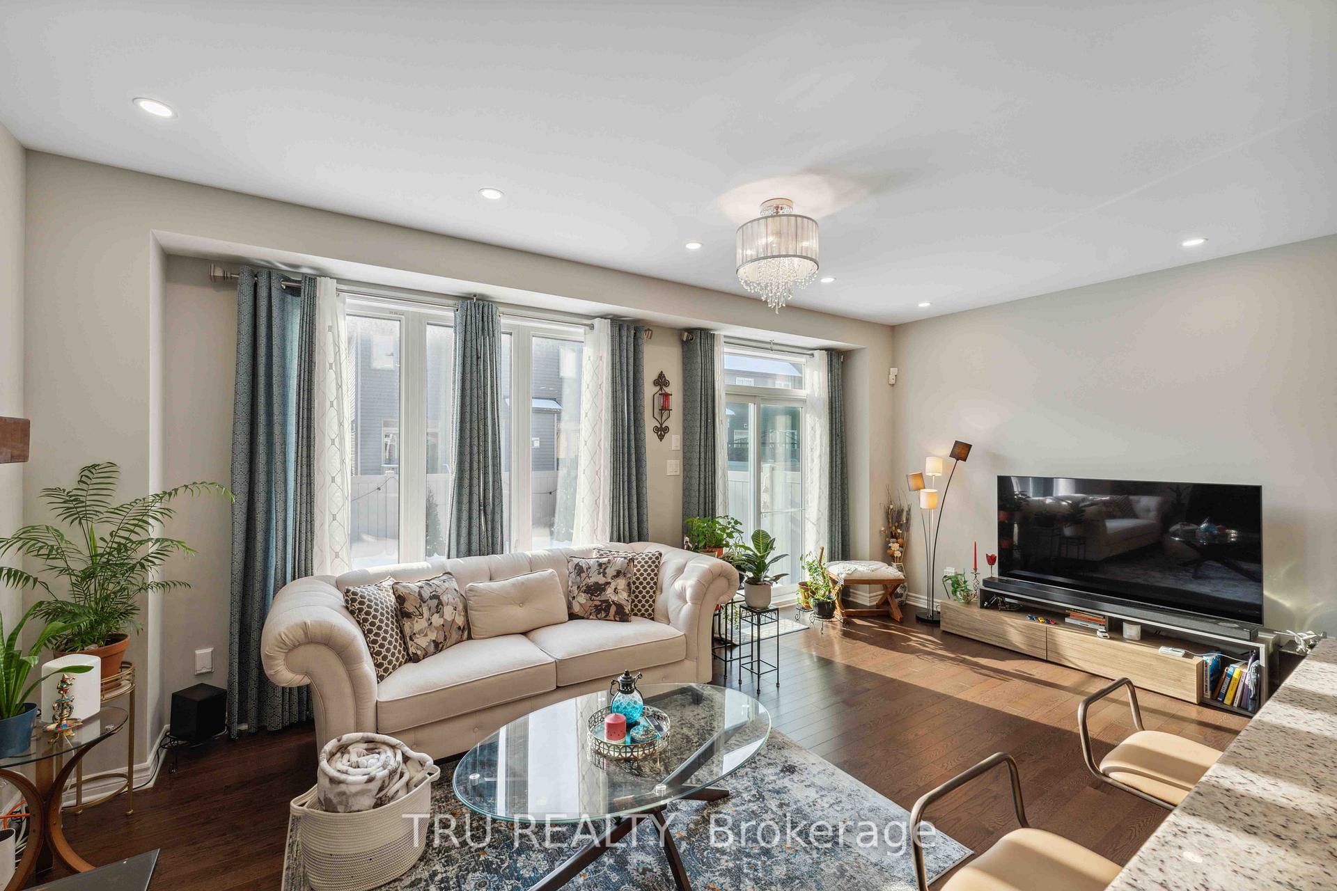 Photo 17 of 234 Fergus Crescent, Ottawa, Barrhaven - Cedargrove/Fraserdale — HOMEH
