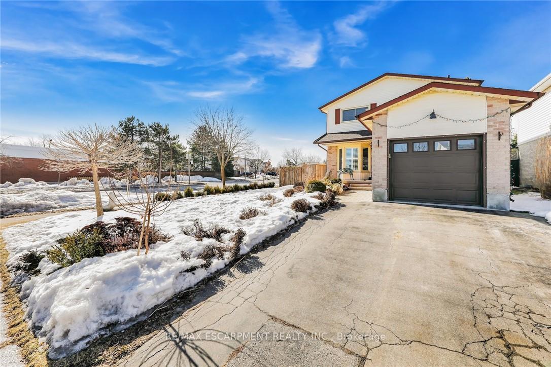 Photo 4 of 2430 Alder Drive, Burlington, Brant Hills — HOMEH