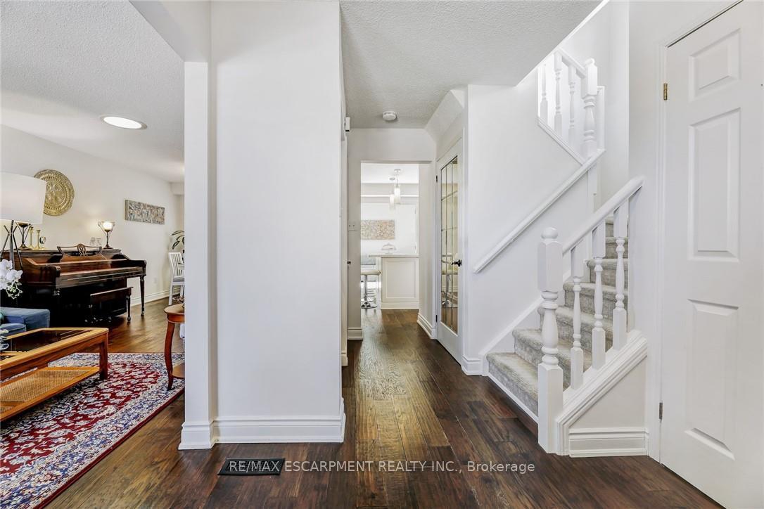 Photo 5 of 2430 Alder Drive, Burlington, Brant Hills — HOMEH