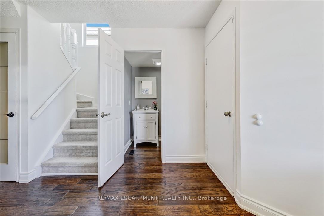 Photo 8 of 2430 Alder Drive, Burlington, Brant Hills — HOMEH