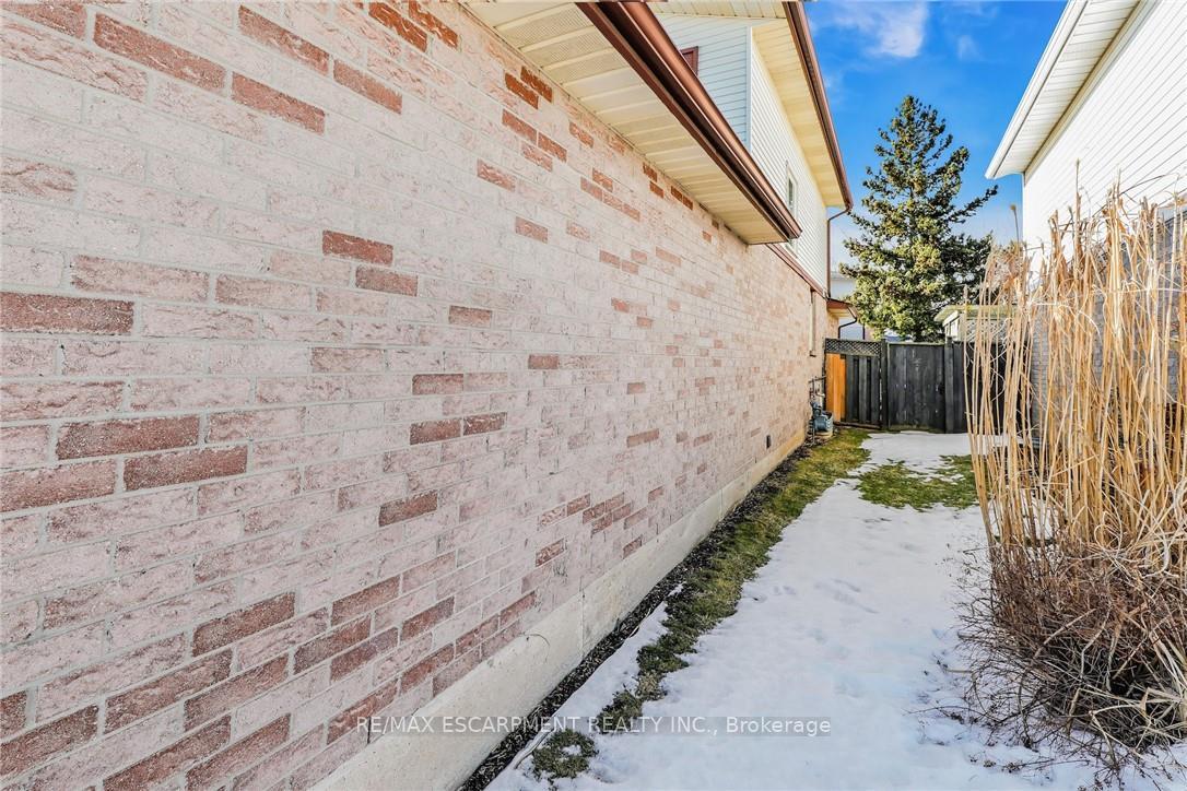Photo 43 of 2430 Alder Drive, Burlington, Brant Hills — HOMEH