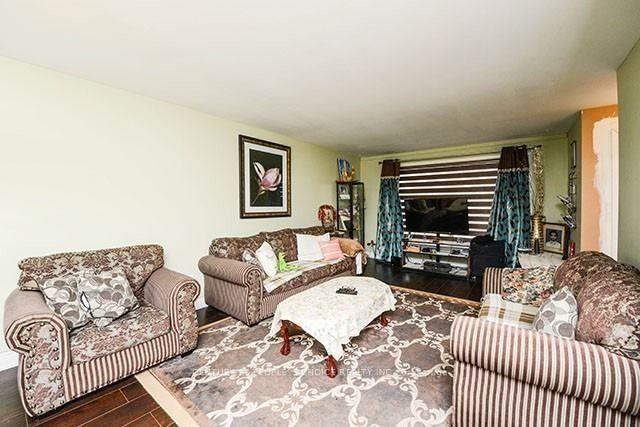 Photo 4 of Unit Main, 7 Albion Crescent, Brampton, Avondale — HOMEH