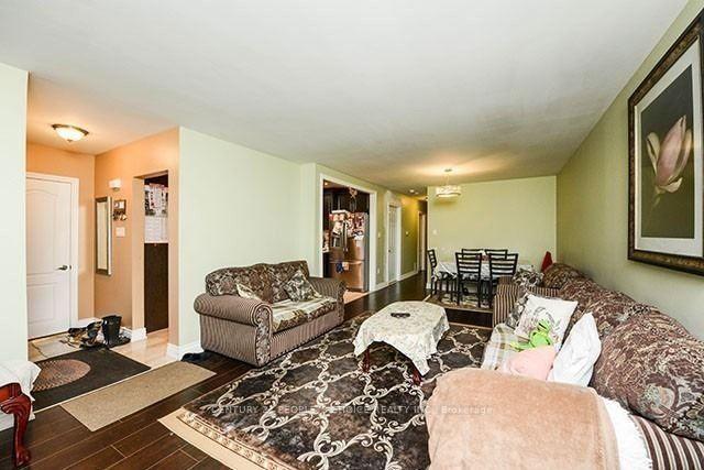 Photo 5 of Unit Main, 7 Albion Crescent, Brampton, Avondale — HOMEH