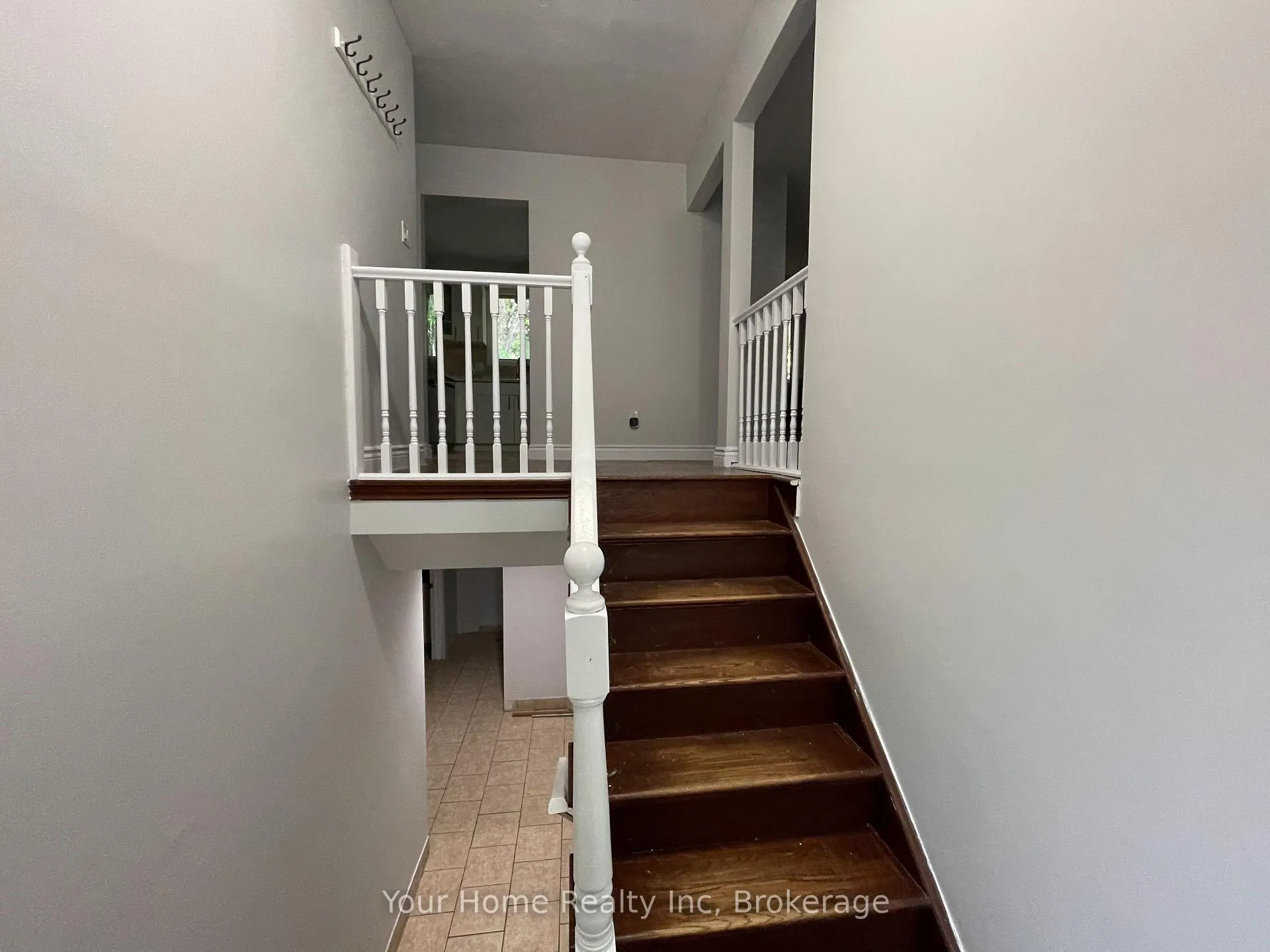 Photo 3 of 133 Mcelderry Road, Guelph, Kortright West — HOMEH