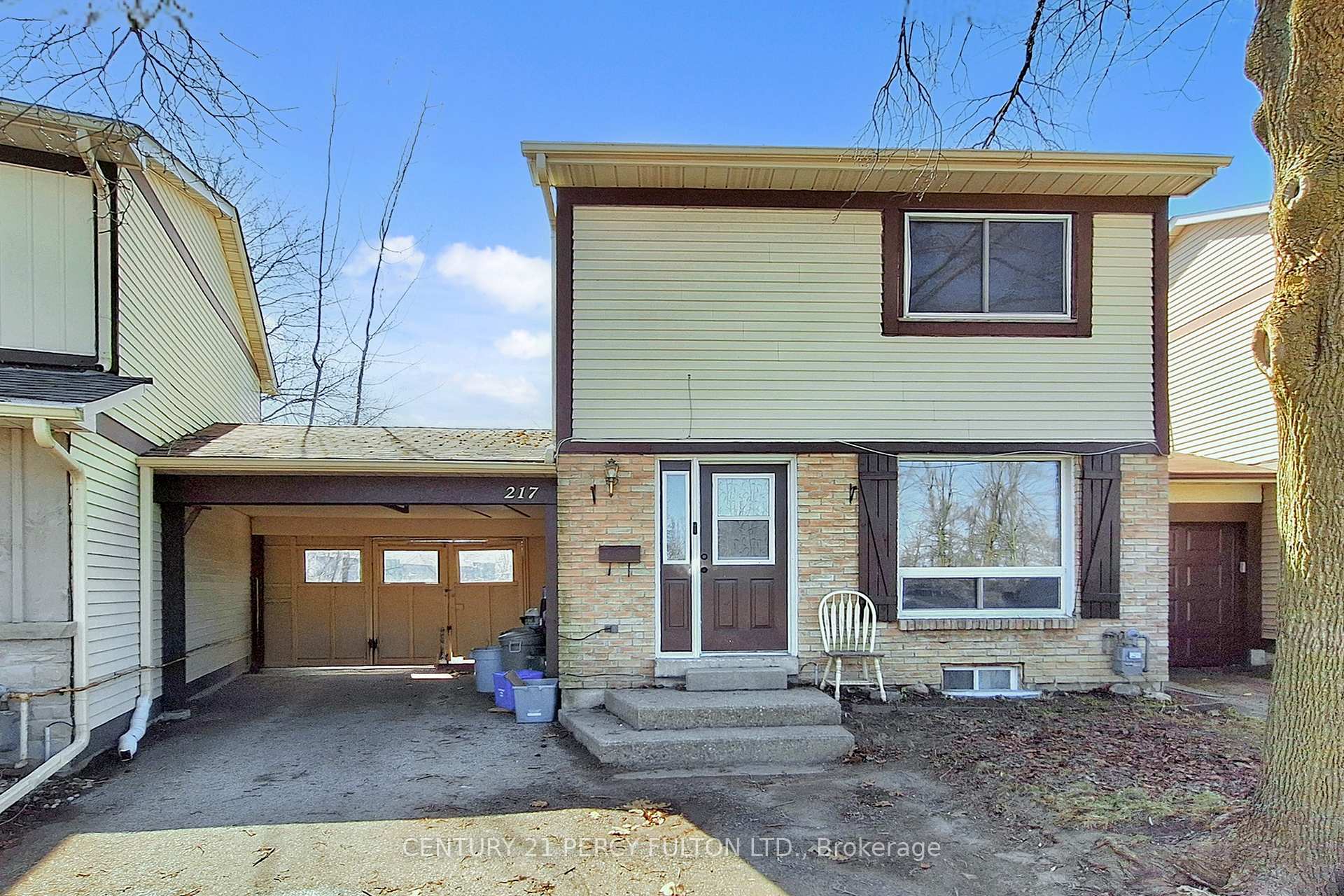 Photo 5 of 217 Cundles Road W, Barrie, Letitia Heights — HOMEH