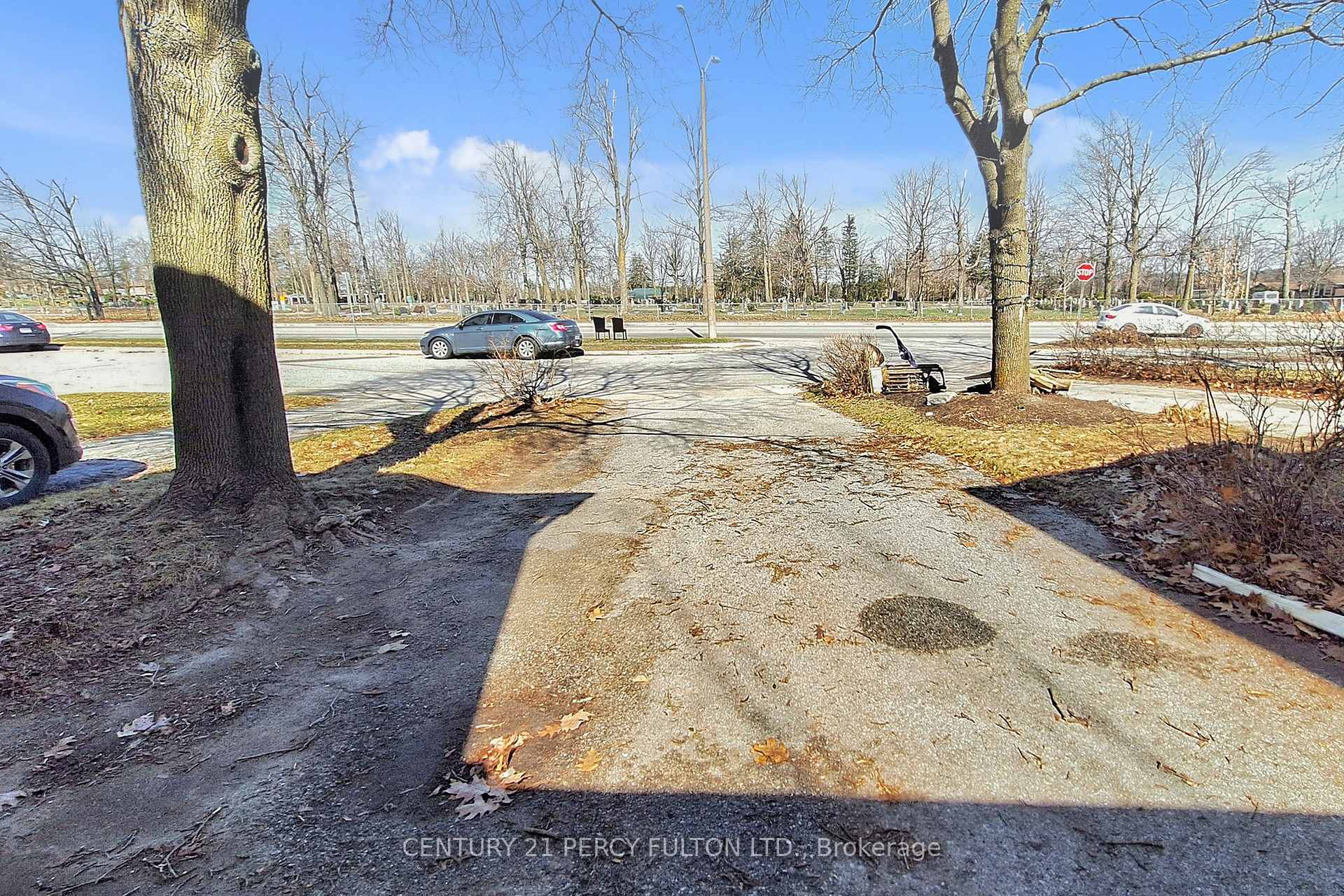 Photo 7 of 217 Cundles Road W, Barrie, Letitia Heights — HOMEH