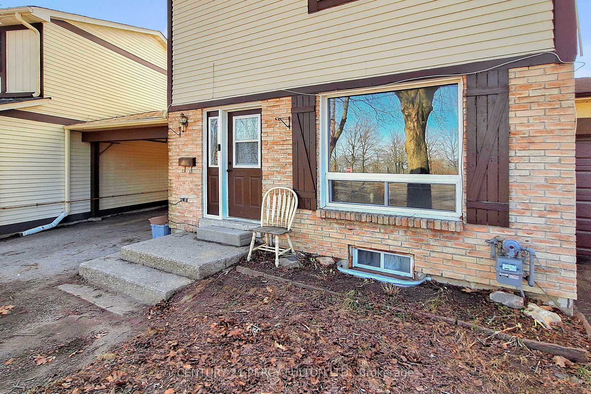 Photo 8 of 217 Cundles Road W, Barrie, Letitia Heights — HOMEH