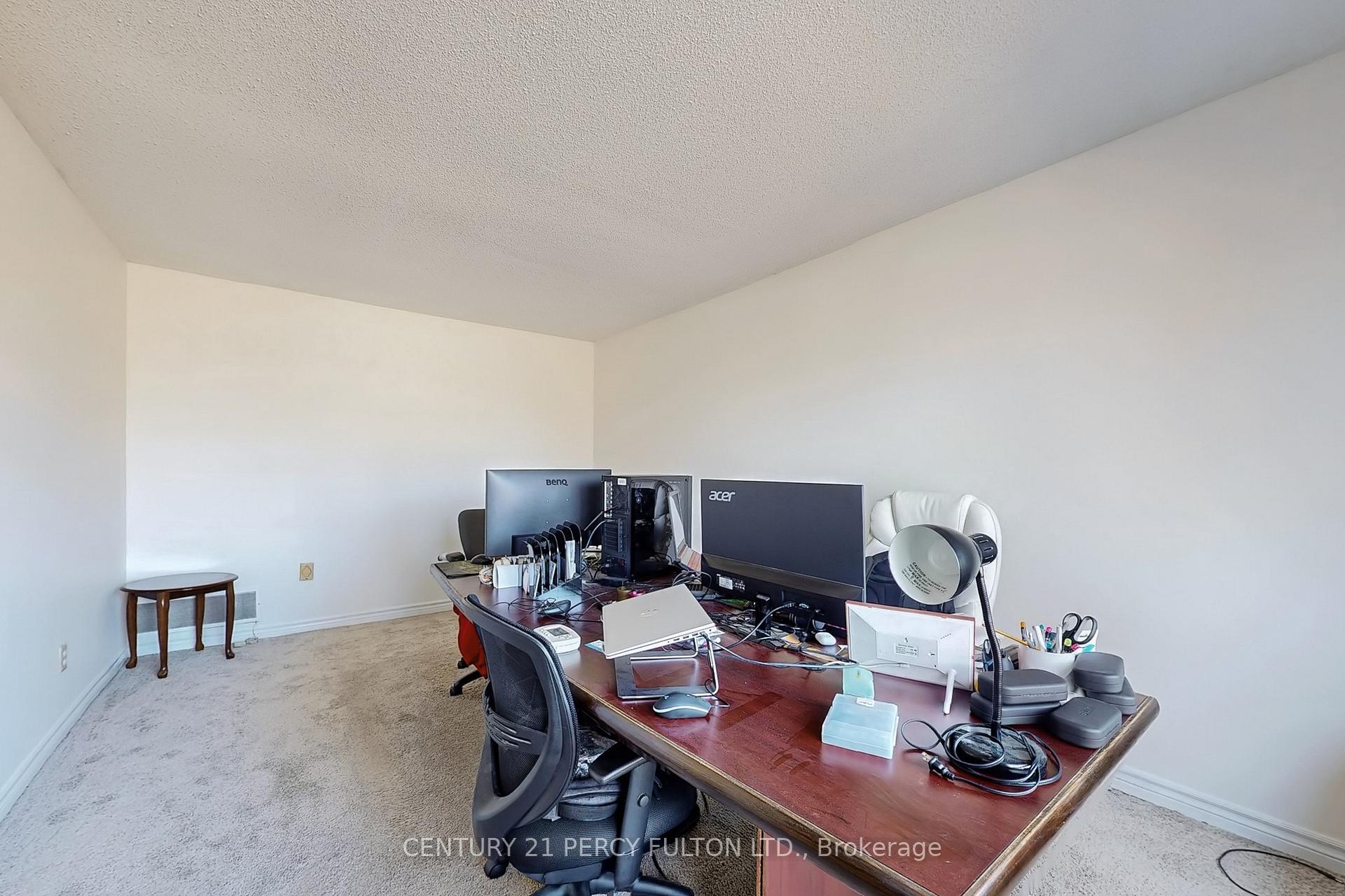 Photo 11 of 217 Cundles Road W, Barrie, Letitia Heights — HOMEH