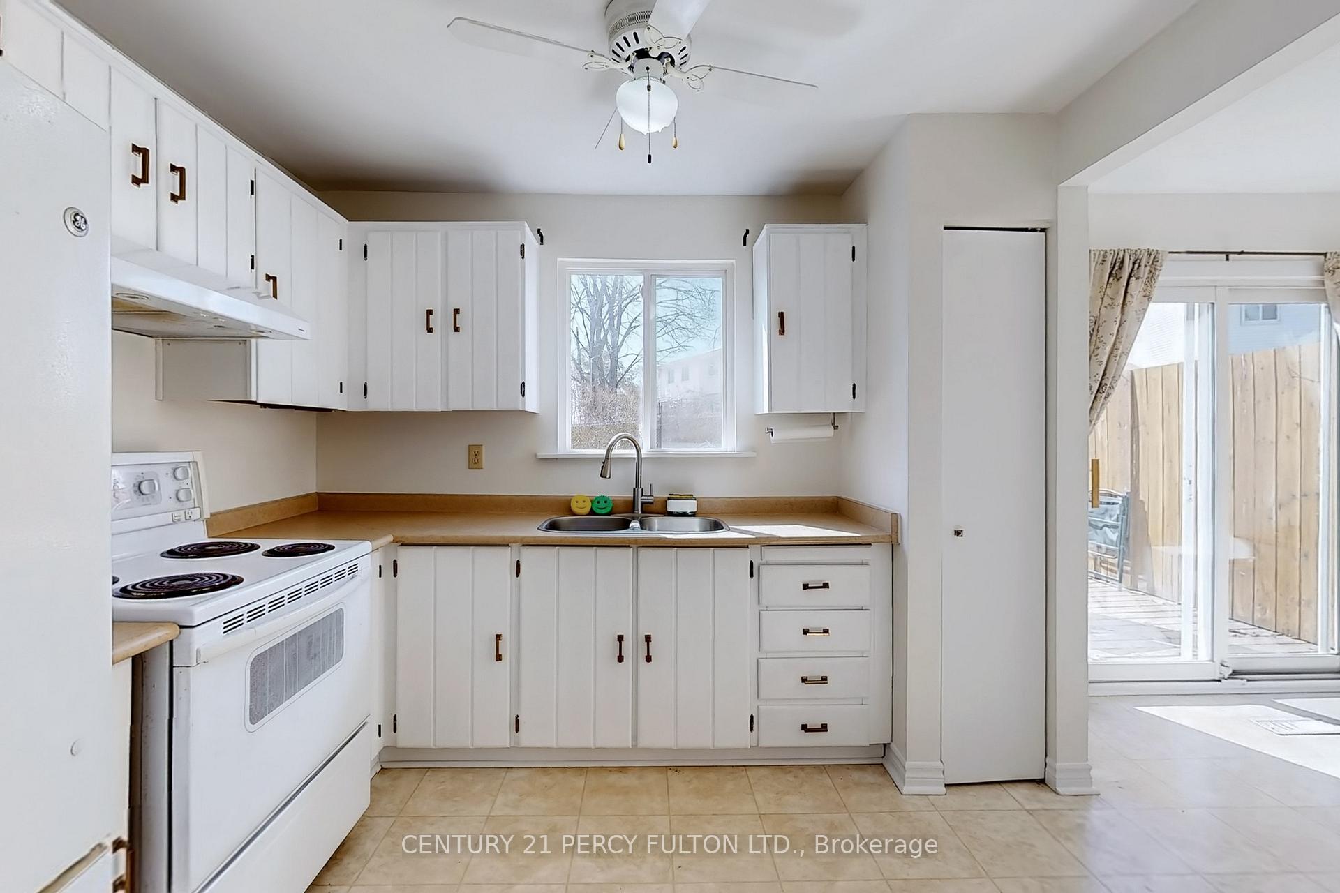 Photo 12 of 217 Cundles Road W, Barrie, Letitia Heights — HOMEH
