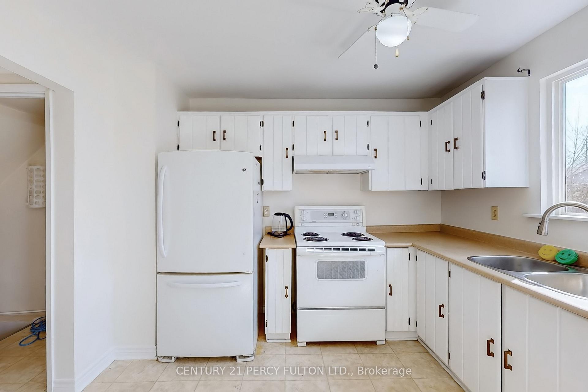Photo 13 of 217 Cundles Road W, Barrie, Letitia Heights — HOMEH