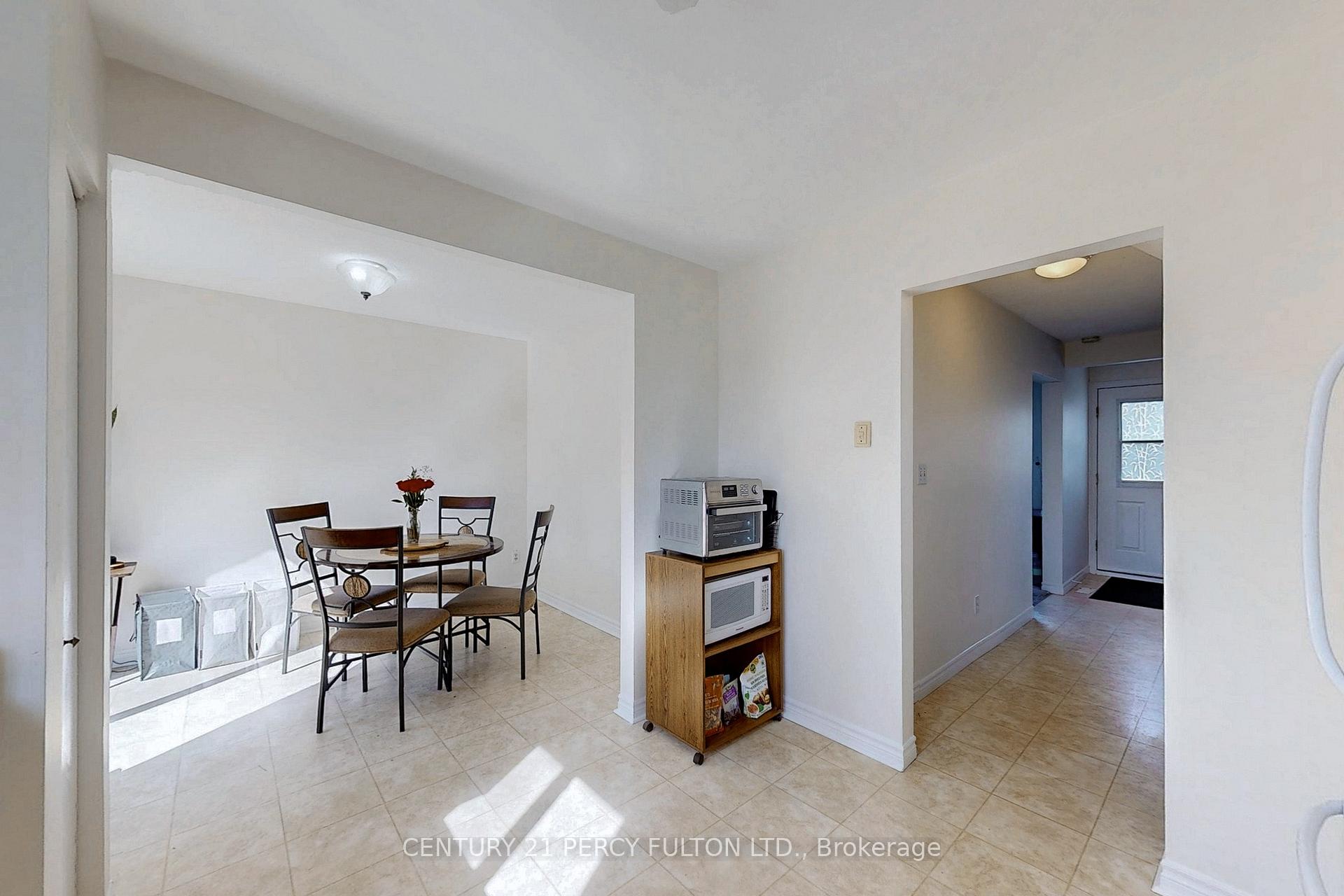 Photo 15 of 217 Cundles Road W, Barrie, Letitia Heights — HOMEH