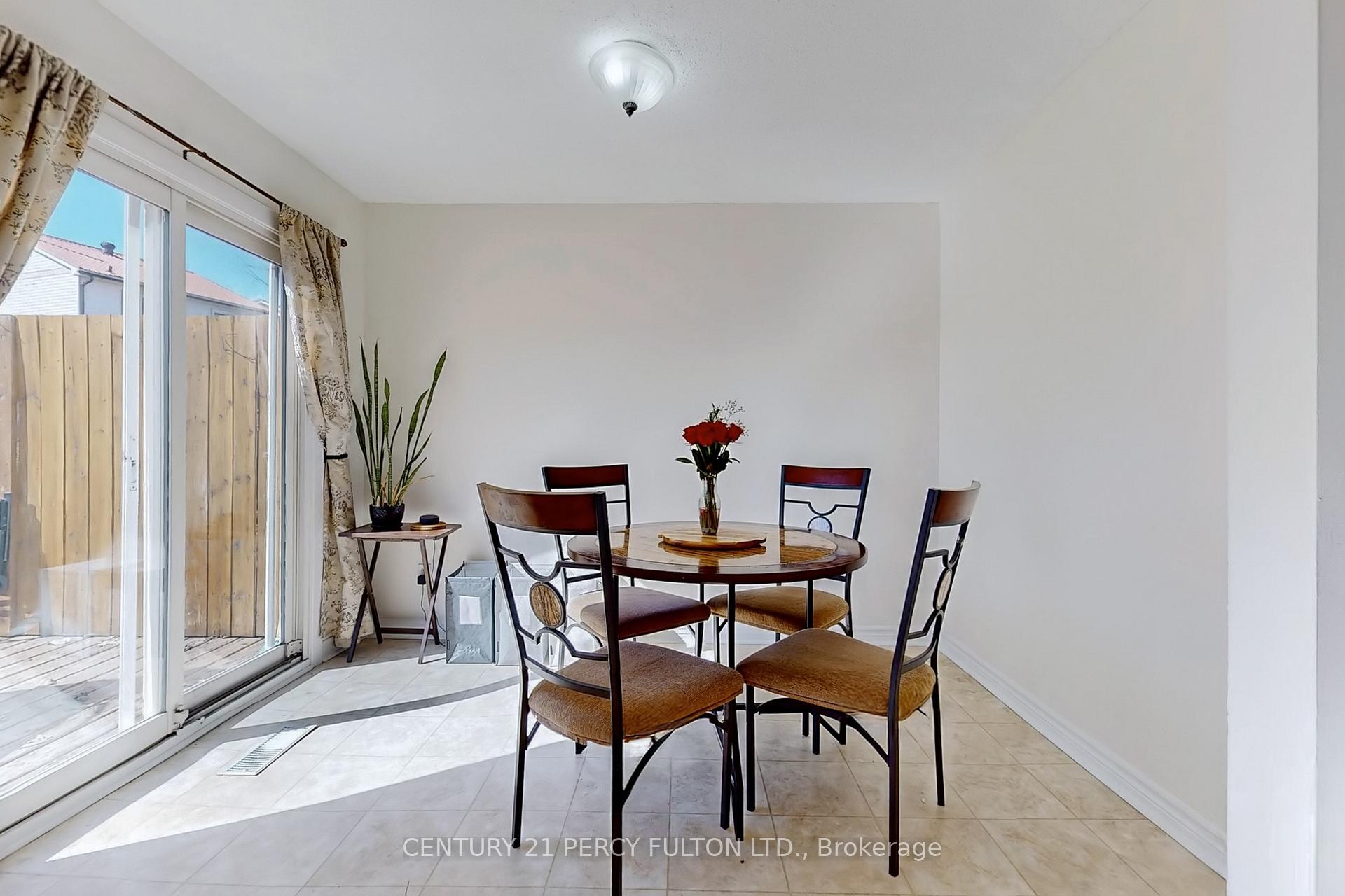 Photo 16 of 217 Cundles Road W, Barrie, Letitia Heights — HOMEH