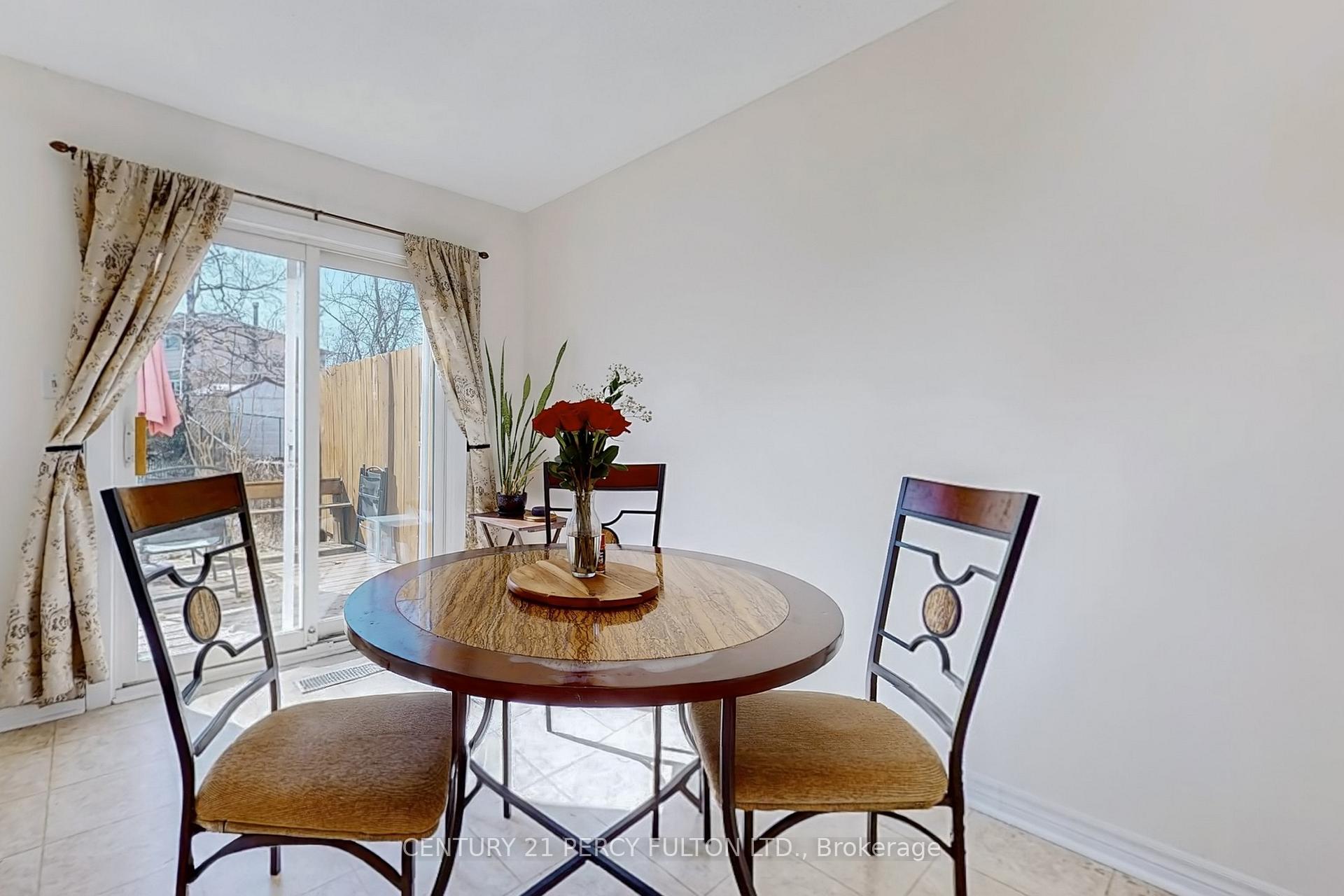 Photo 17 of 217 Cundles Road W, Barrie, Letitia Heights — HOMEH