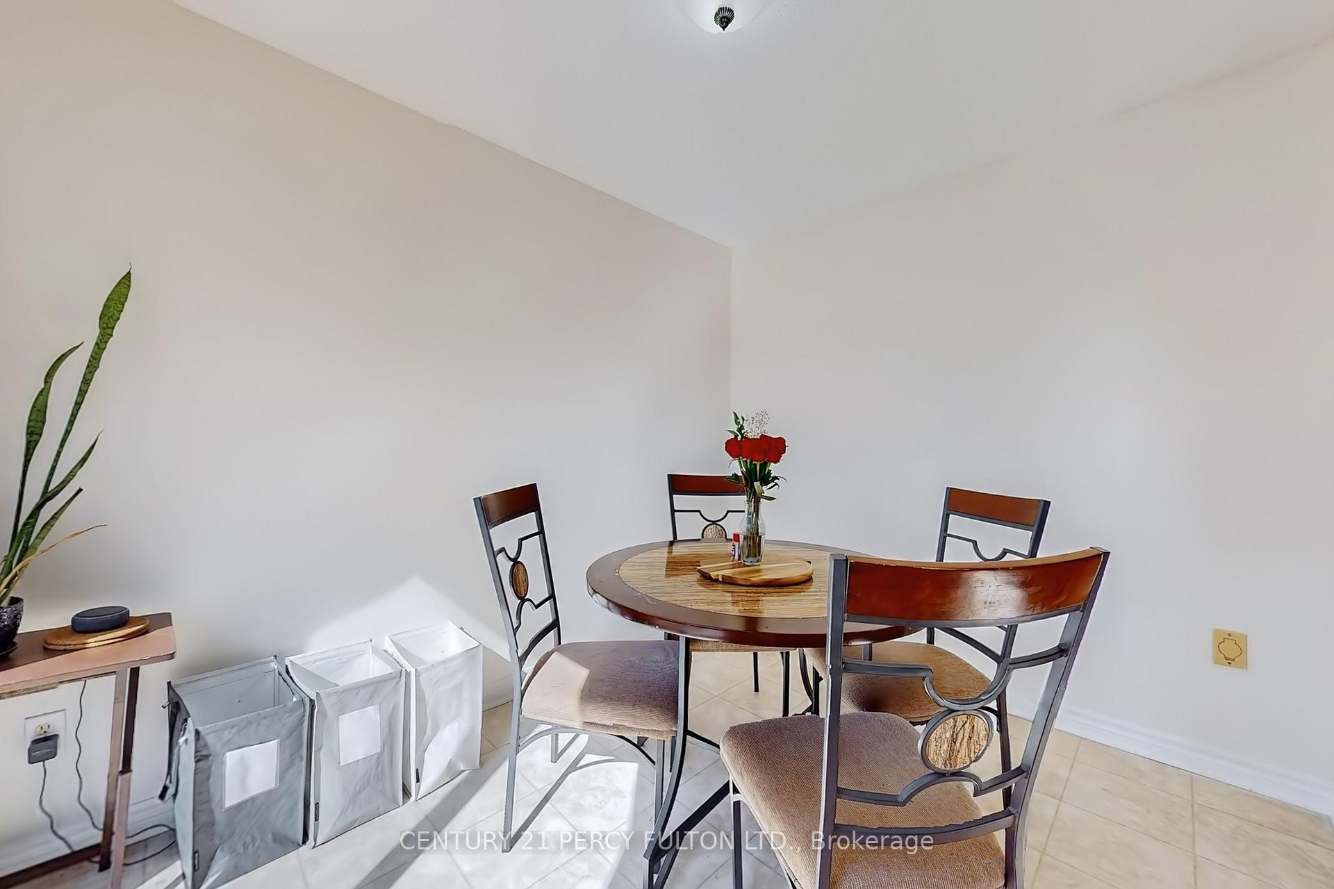 Photo 18 of 217 Cundles Road W, Barrie, Letitia Heights — HOMEH
