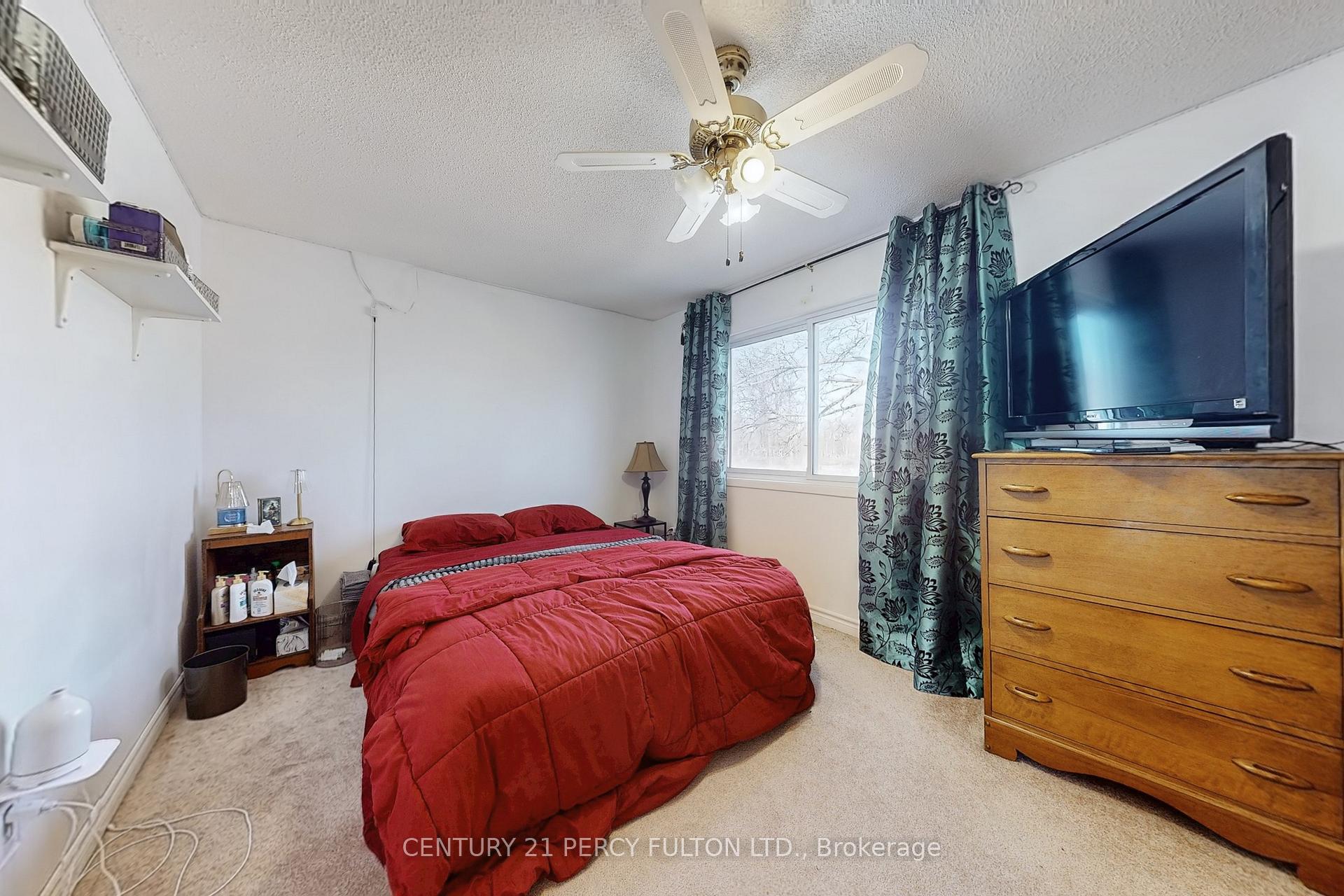Photo 20 of 217 Cundles Road W, Barrie, Letitia Heights — HOMEH