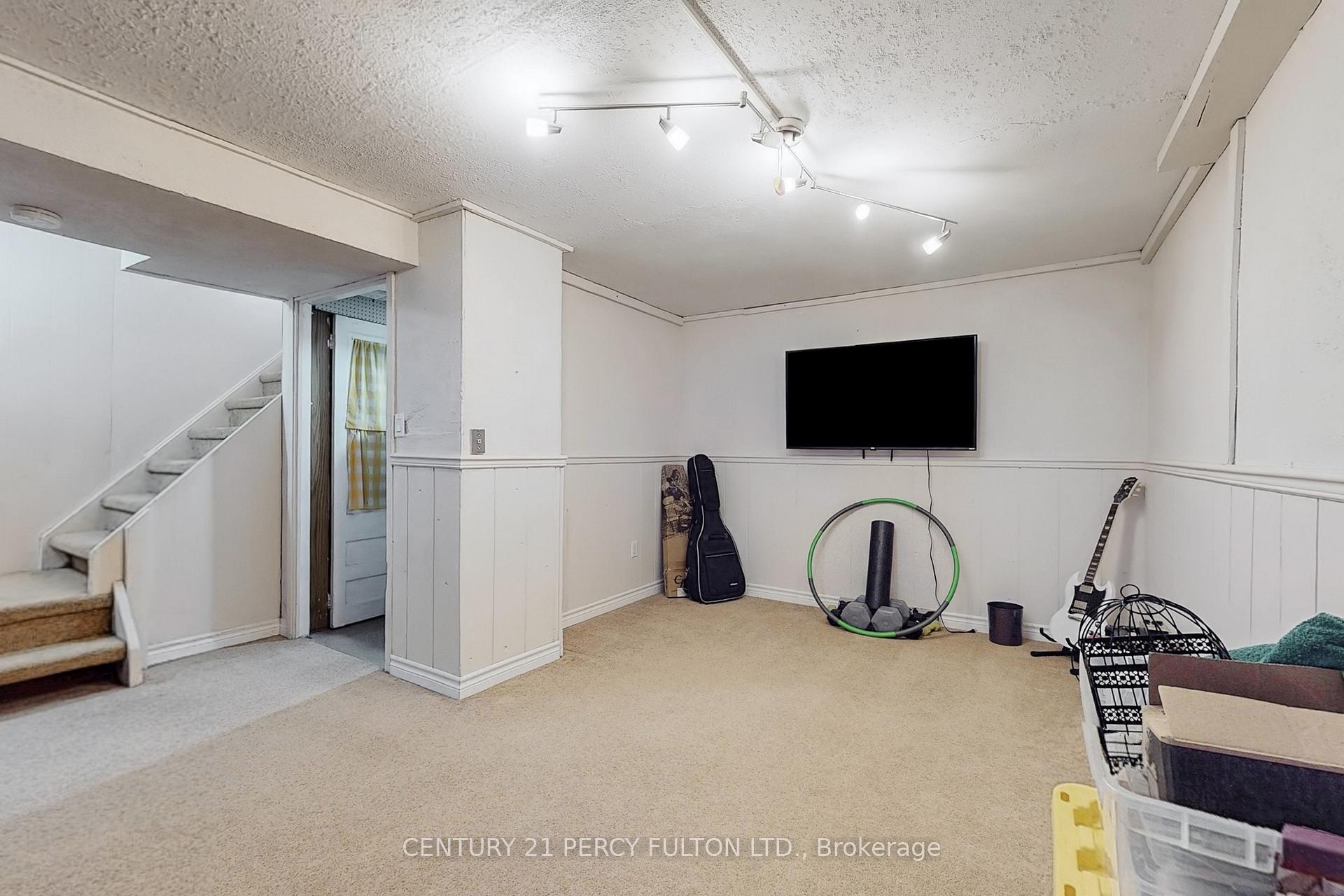 Photo 31 of 217 Cundles Road W, Barrie, Letitia Heights — HOMEH