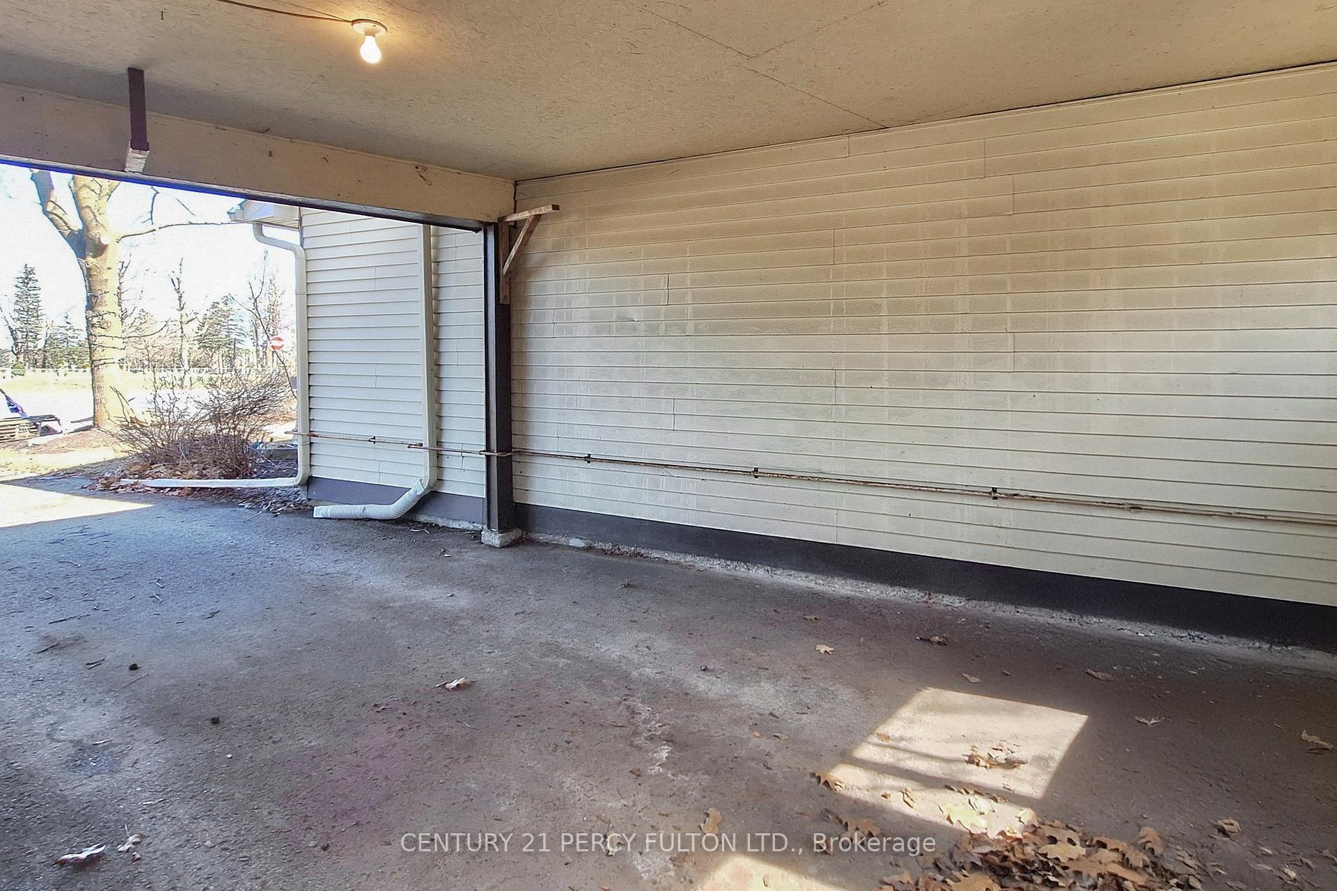 Photo 37 of 217 Cundles Road W, Barrie, Letitia Heights — HOMEH