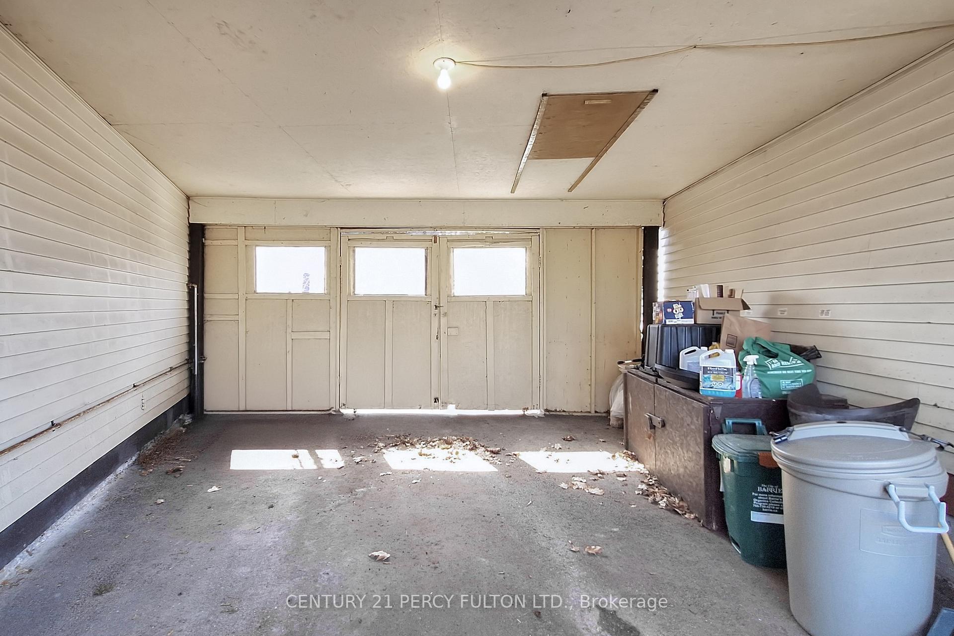 Photo 38 of 217 Cundles Road W, Barrie, Letitia Heights — HOMEH