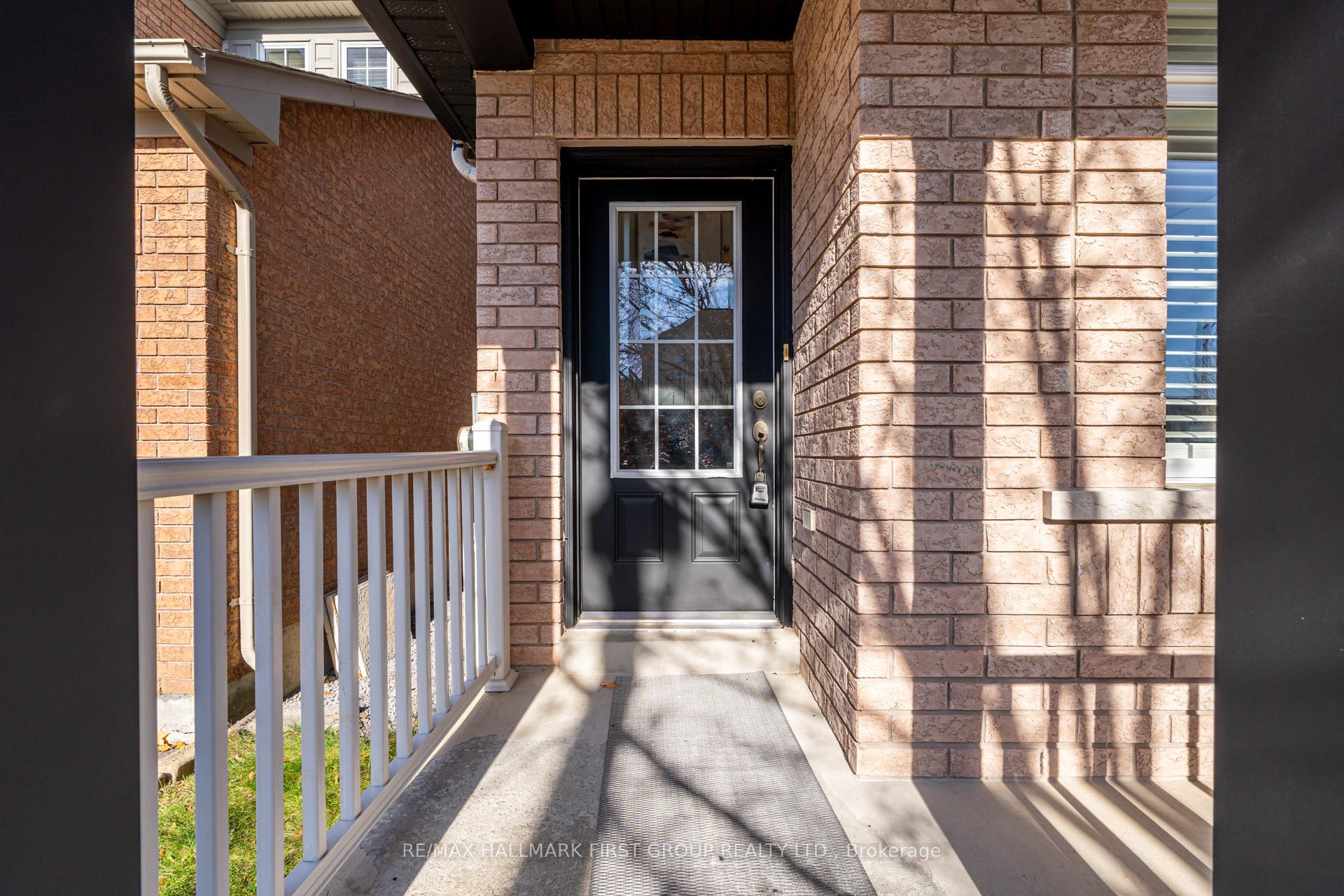 Photo 4 of 2422 Pilgrim Square, Oshawa, Windfields — HOMEH