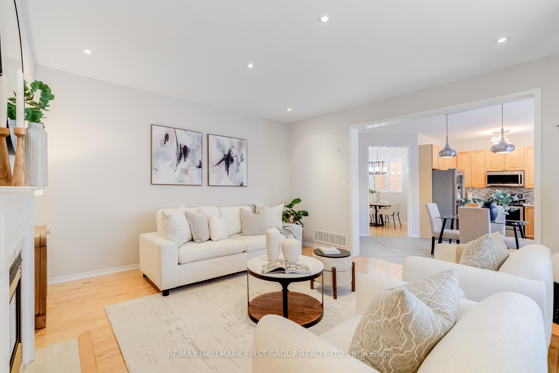 Photo 10 of 2422 Pilgrim Square, Oshawa, Windfields — HOMEH