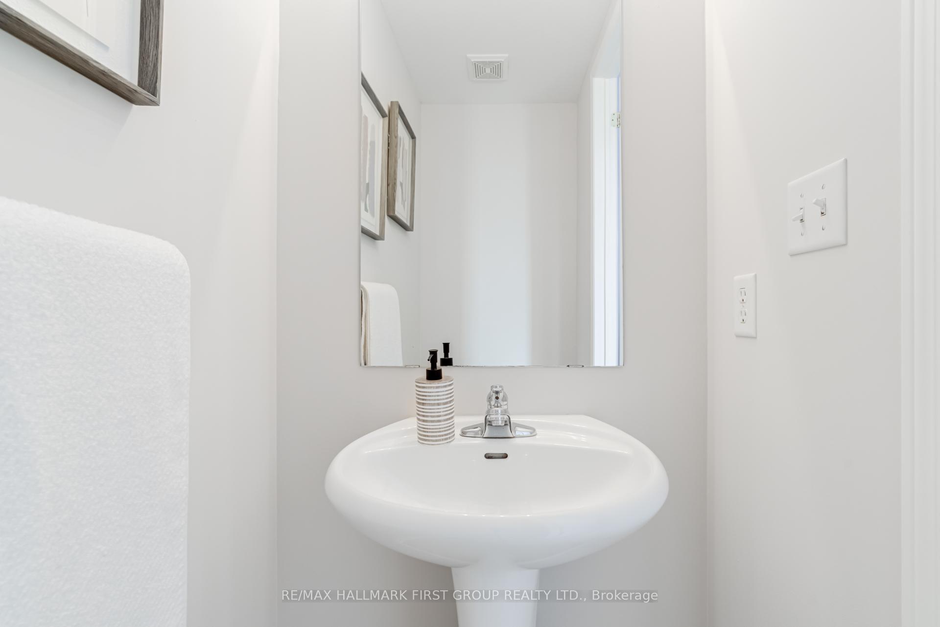 Photo 12 of 2422 Pilgrim Square, Oshawa, Windfields — HOMEH