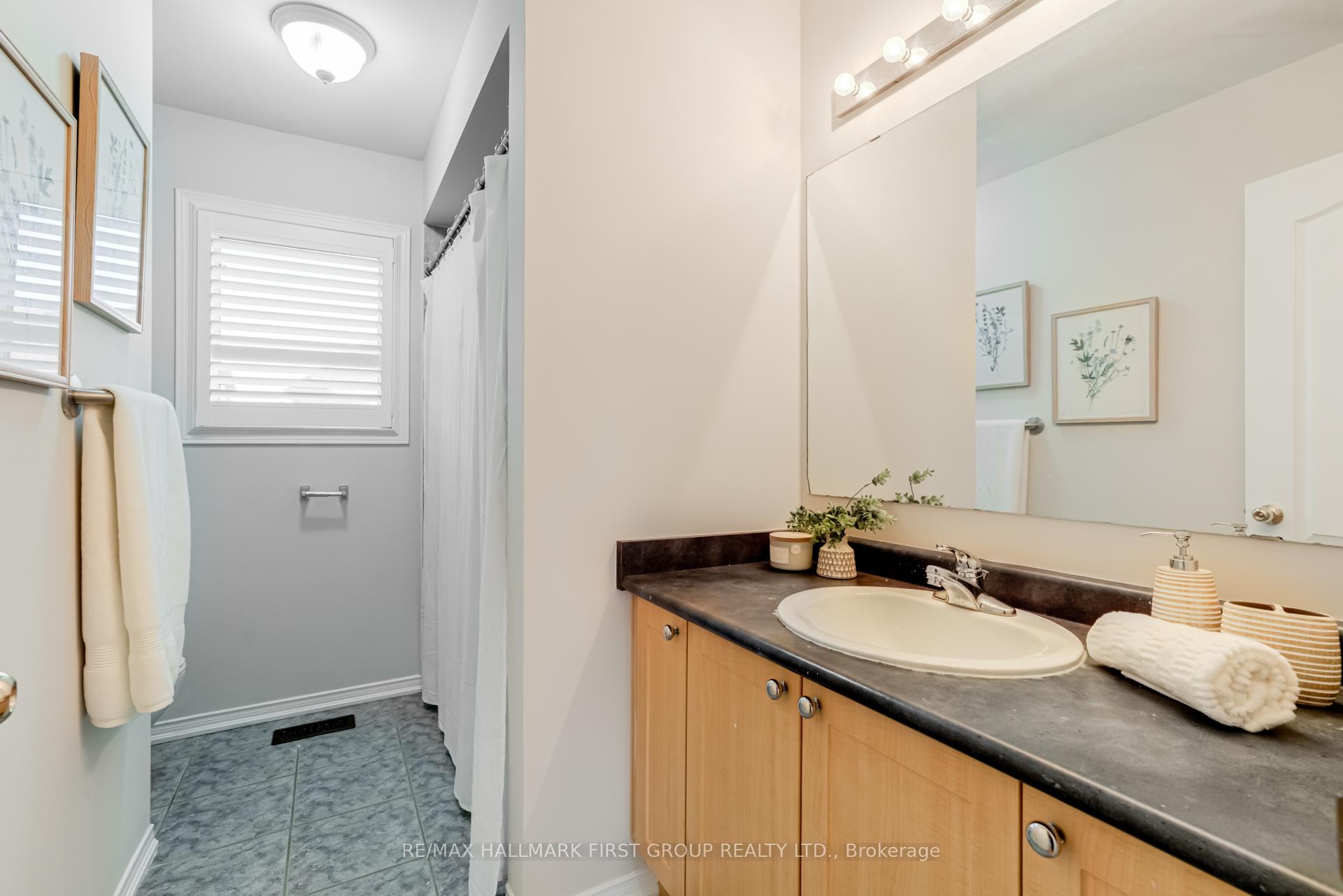 Photo 23 of 2422 Pilgrim Square, Oshawa, Windfields — HOMEH