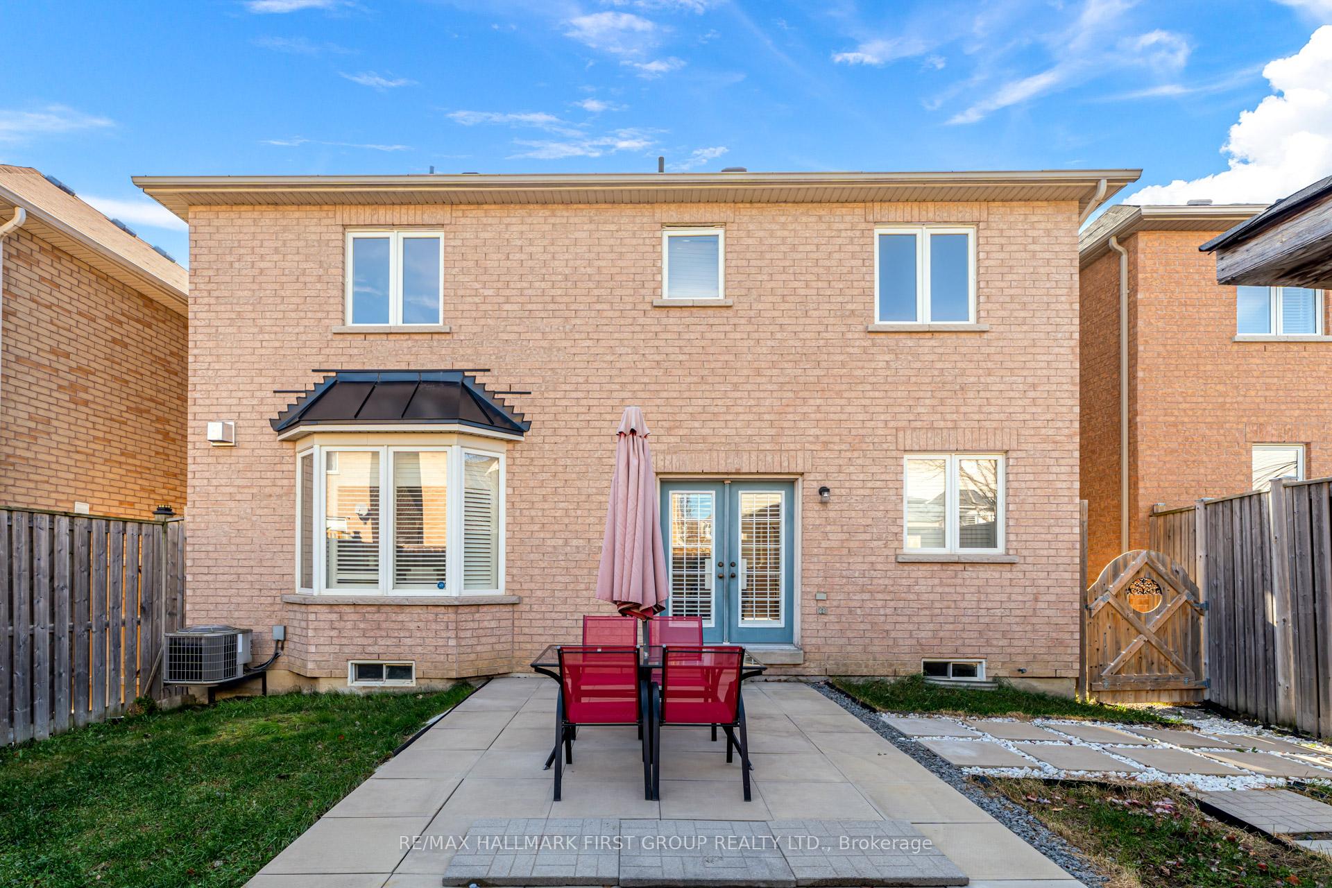 Photo 24 of 2422 Pilgrim Square, Oshawa, Windfields — HOMEH