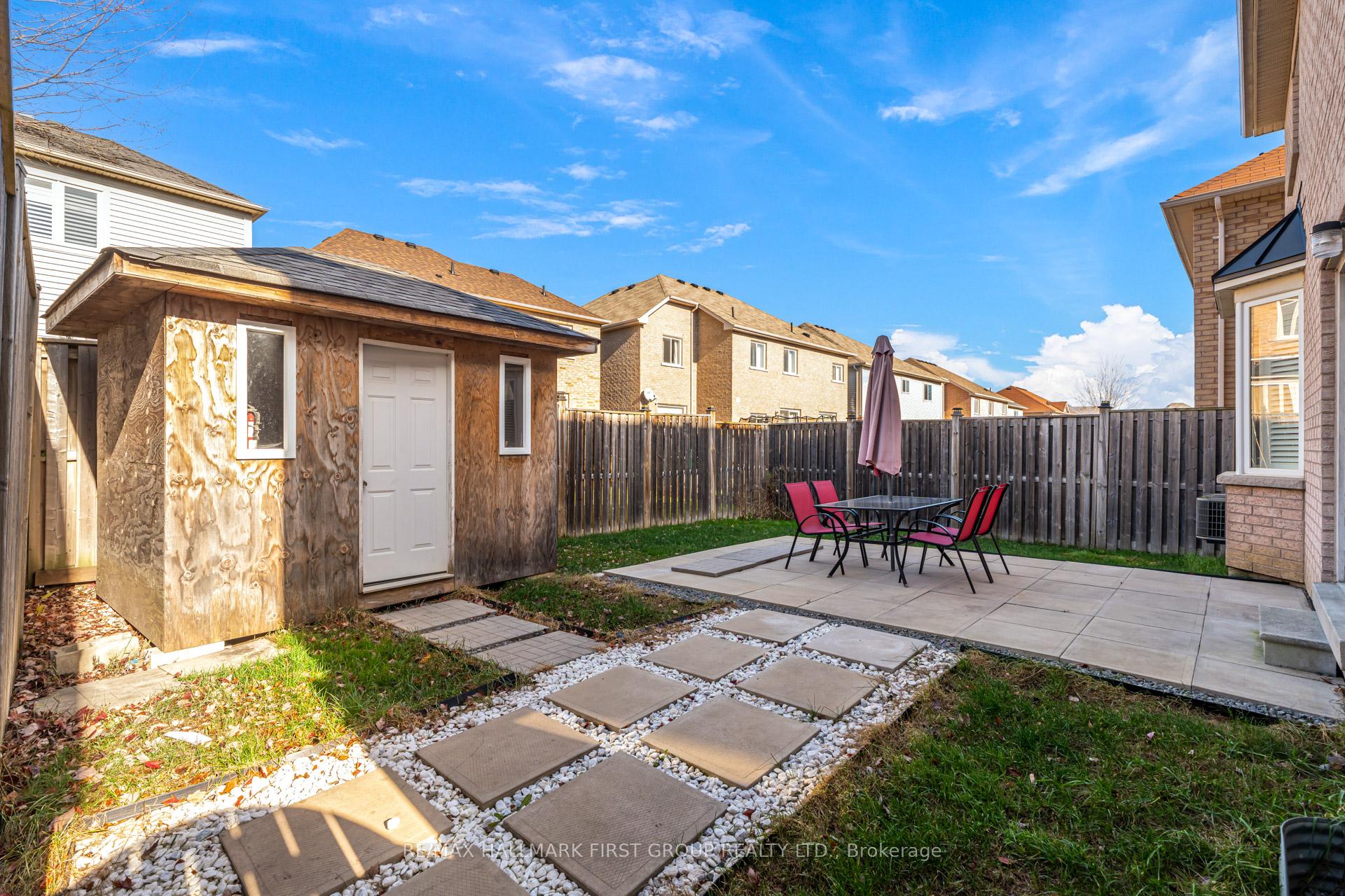 Photo 25 of 2422 Pilgrim Square, Oshawa, Windfields — HOMEH