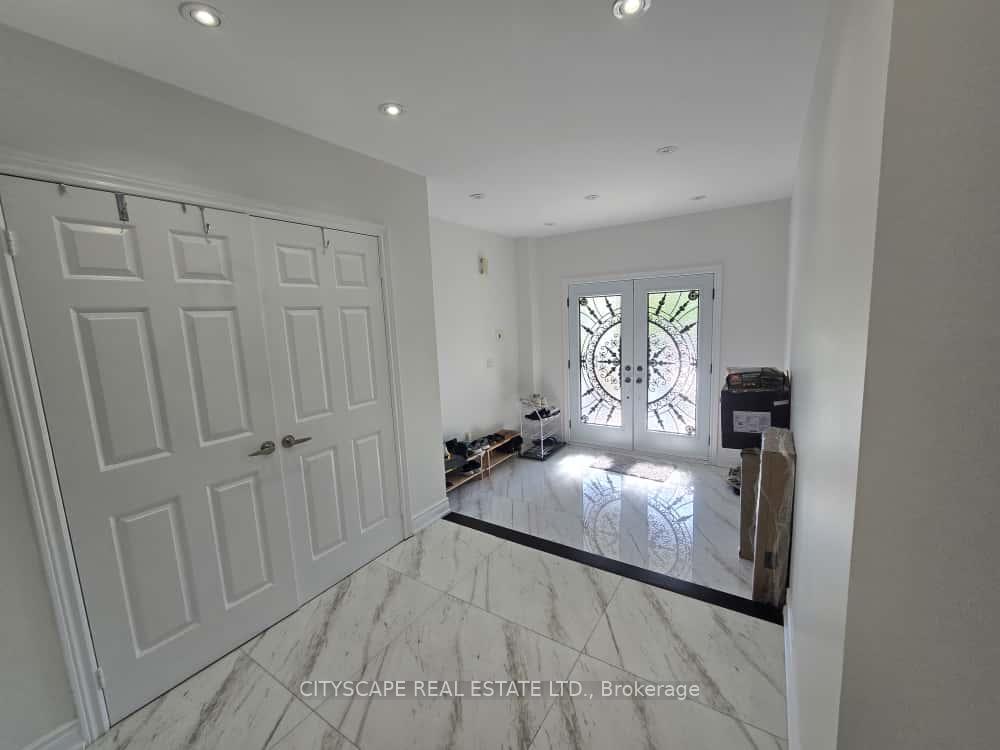 Photo 2 of 9 Alfonso Crescent, Brampton, Bram East — HOMEH