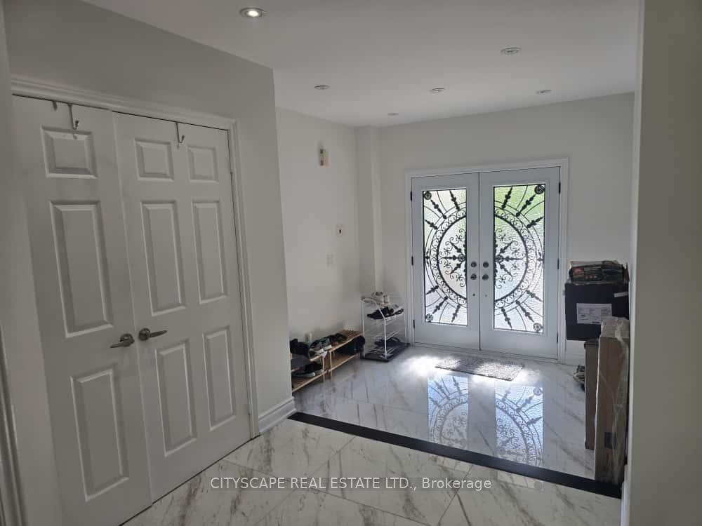 Photo 3 of 9 Alfonso Crescent, Brampton, Bram East — HOMEH